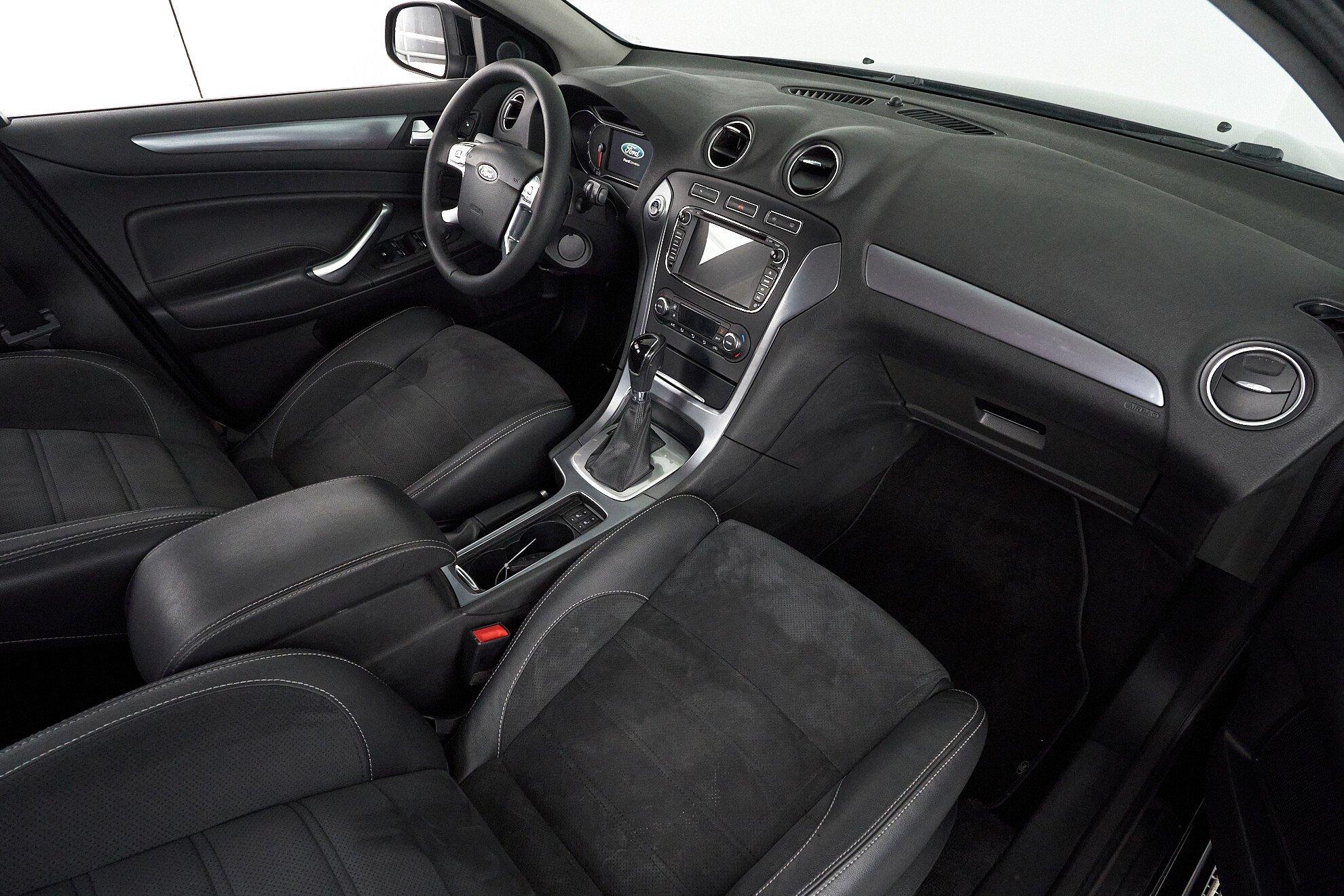 Ford Mondeo 2013, черный