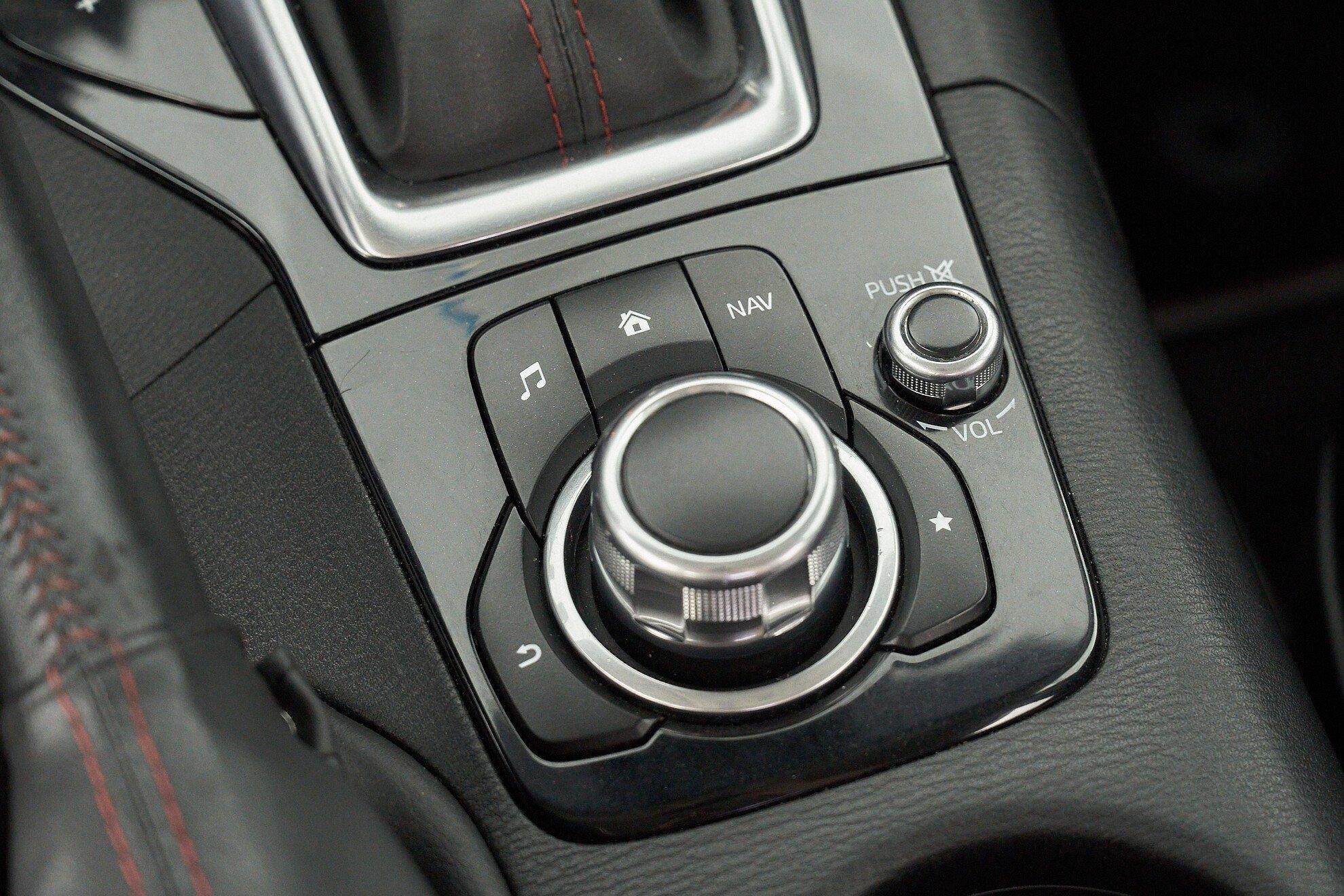Mazda 3 2014, черный