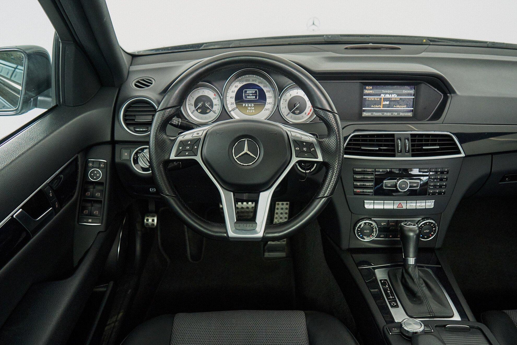 Mercedes-Benz C-Класс 2012, черный