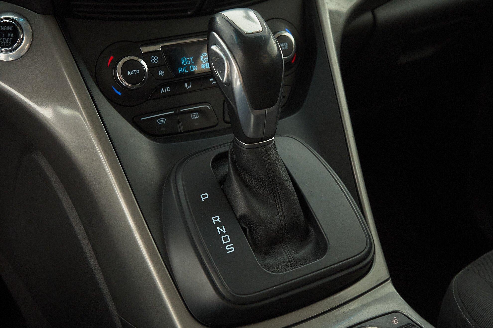 Ford Kuga 2016, черный