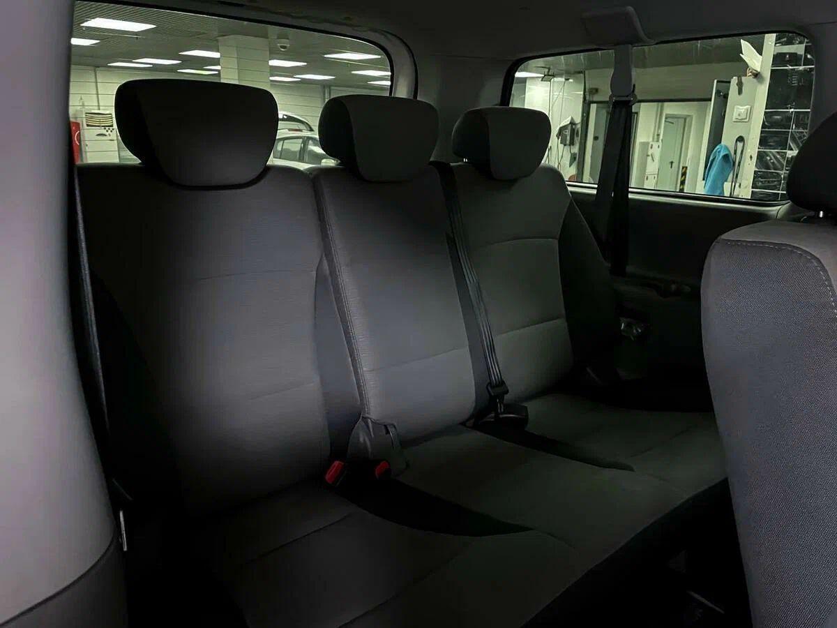 Hyundai H-1 2015, белый