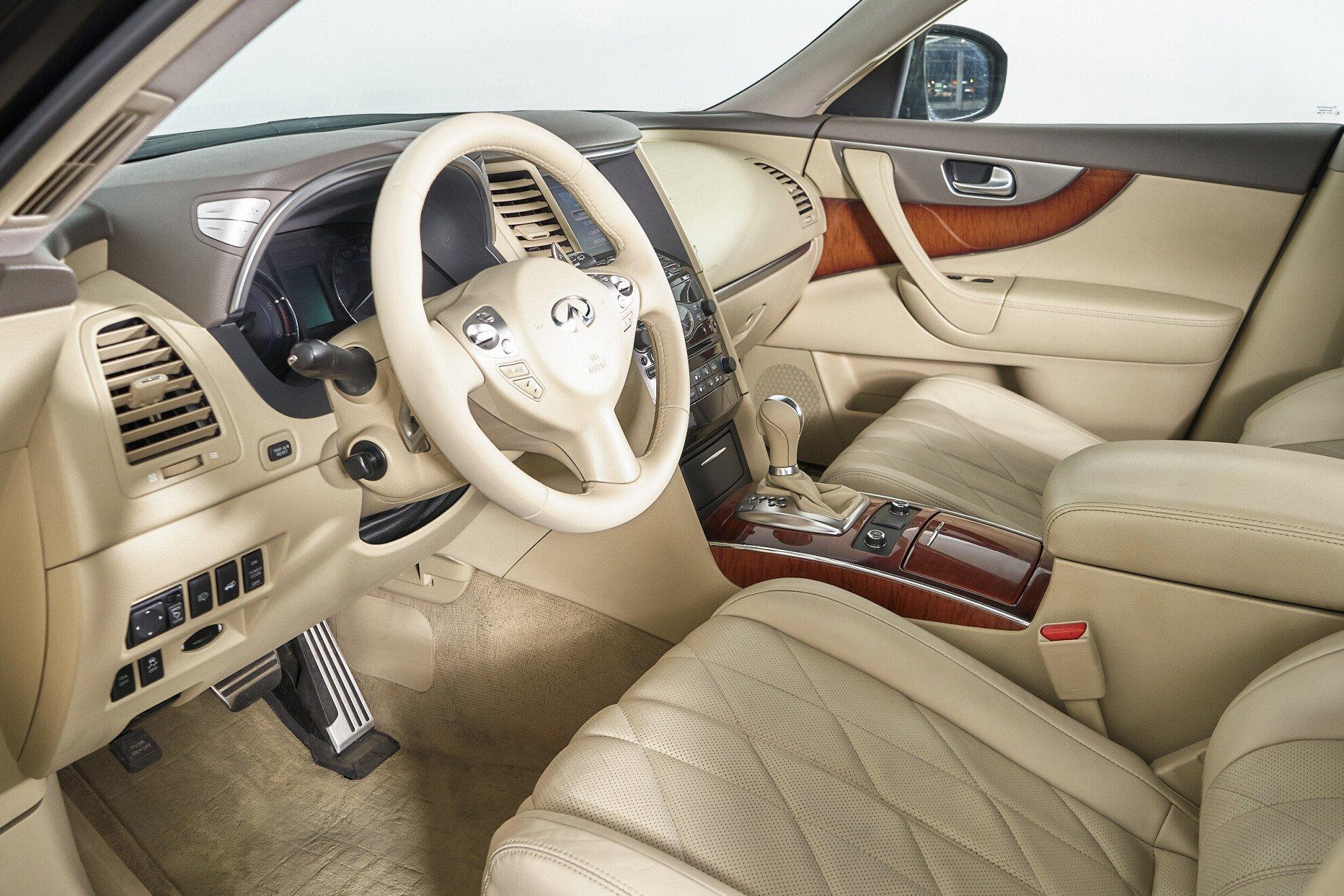 Infiniti FX 2013, черный