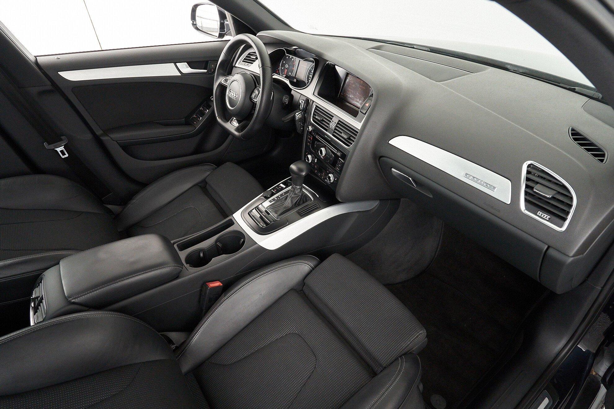 Audi A4 2013, черный