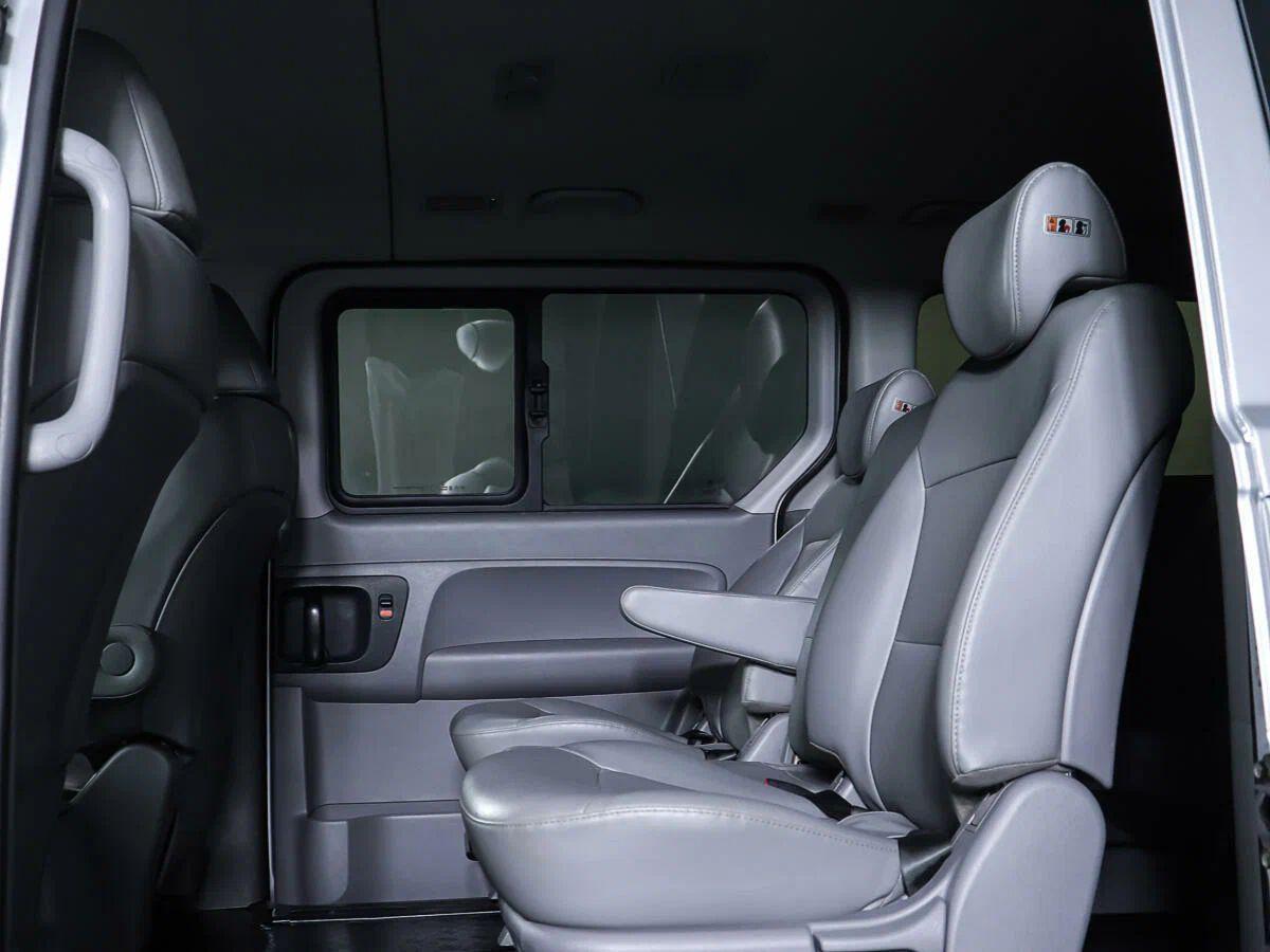 Hyundai Grand Starex 2019, серый