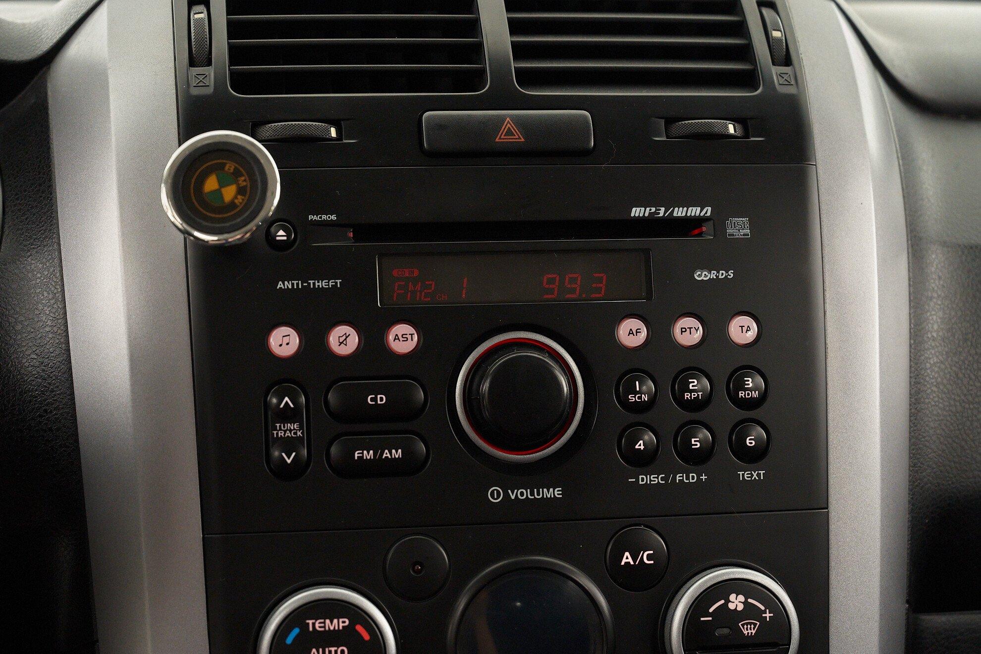 Suzuki Grand Vitara 2010, серебряный