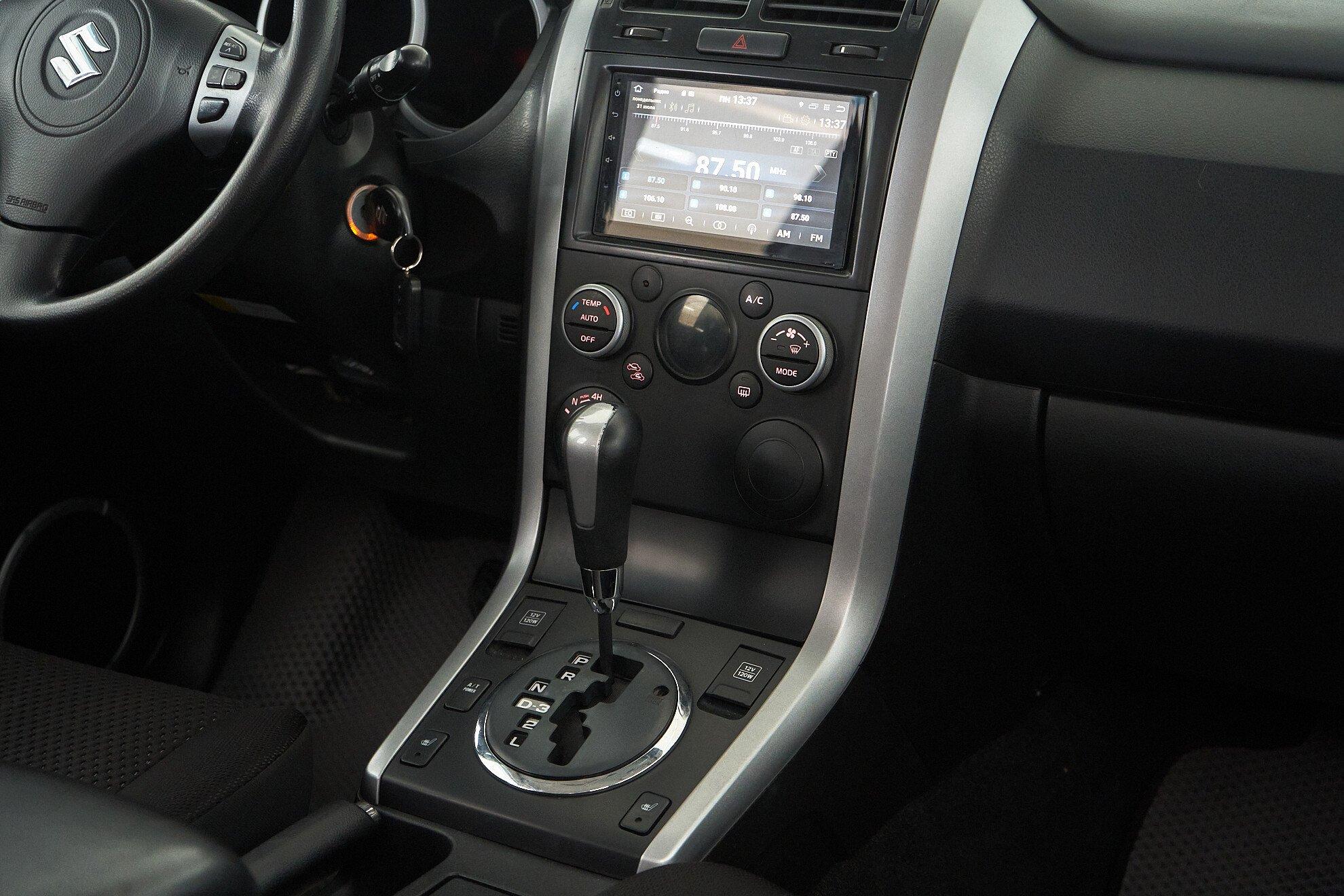 Suzuki Grand Vitara 2011, черный