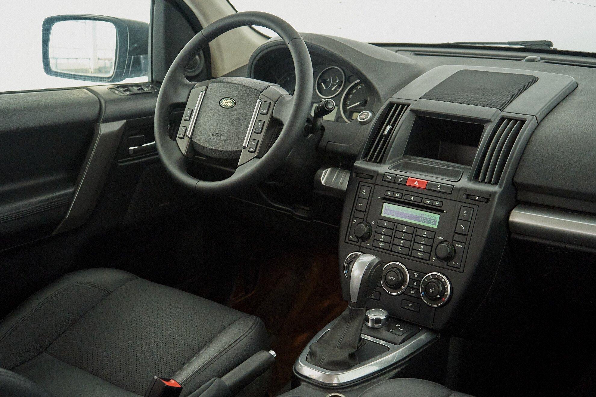 Land Rover Freelander 2010, серый