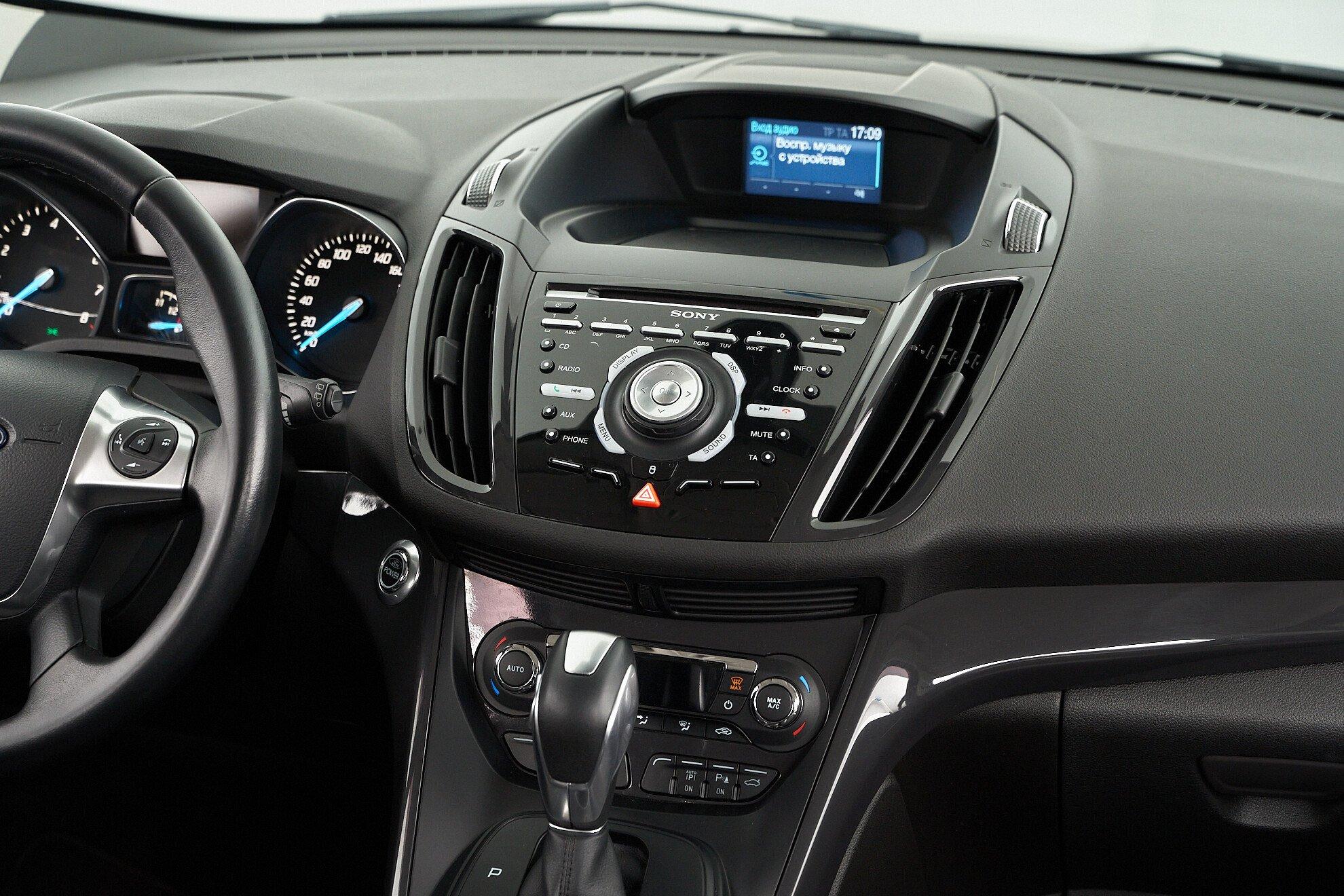 Ford Kuga 2013, коричневый
