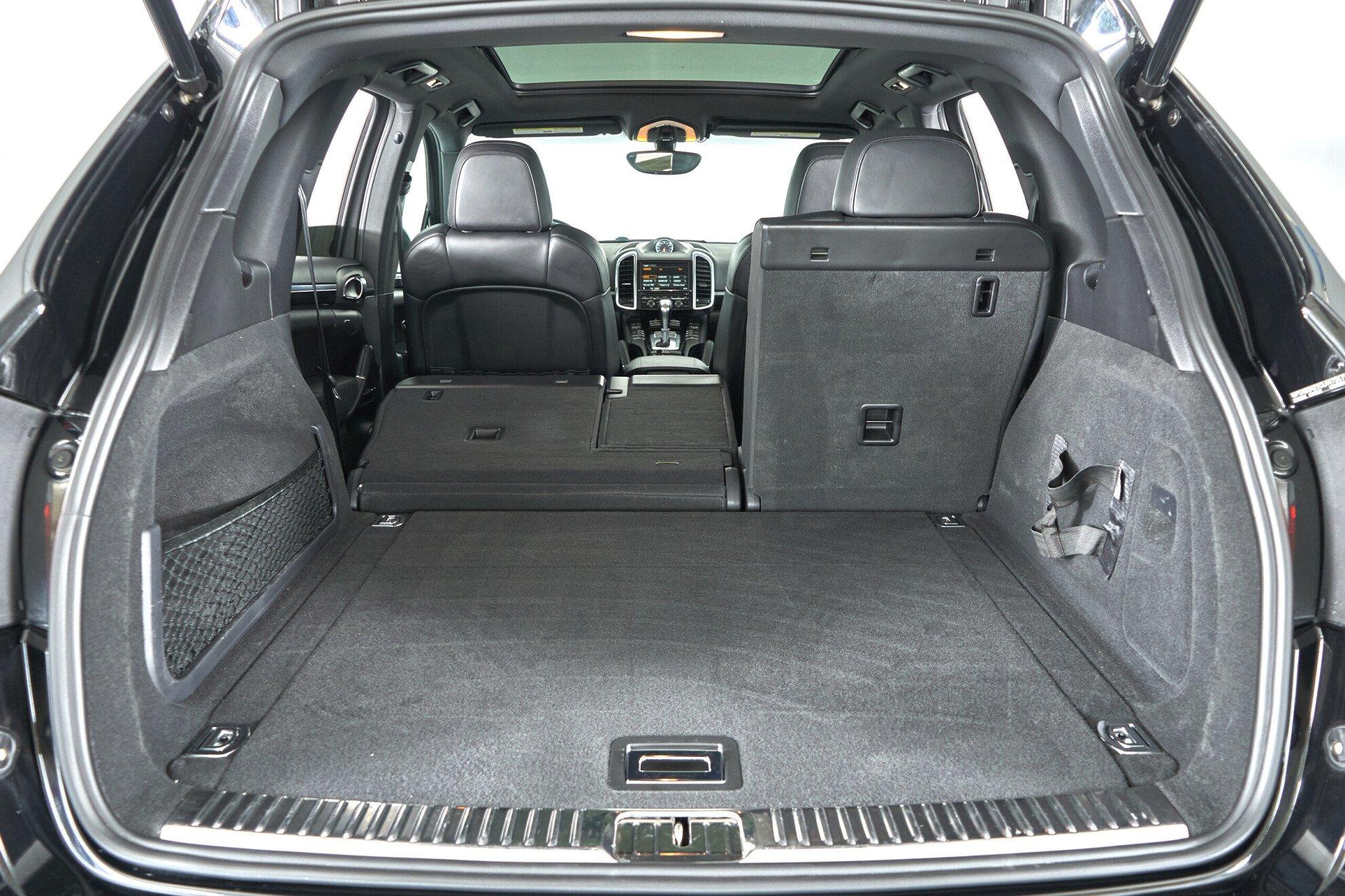 Porsche Cayenne 2012, черный
