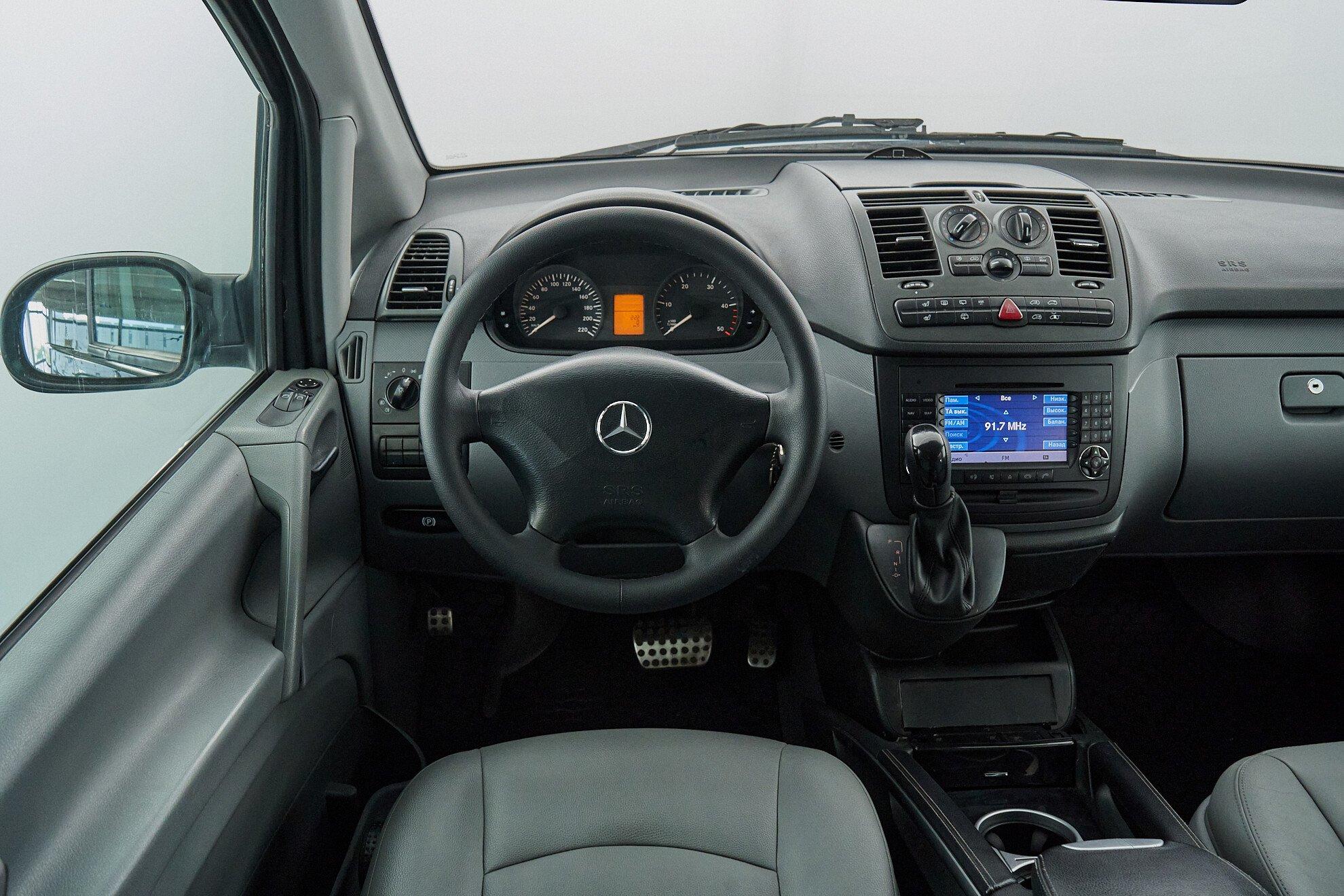 Mercedes-Benz Vito 2010, черный