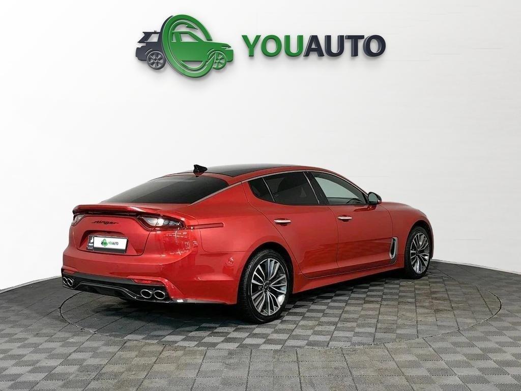 Kia Stinger 2019, красный