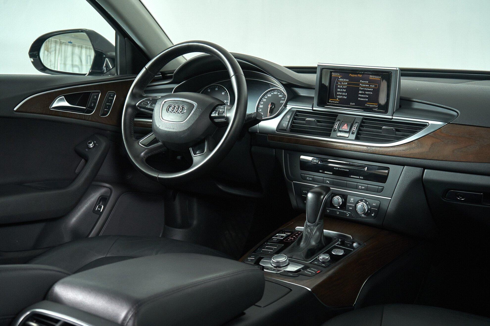Audi A6 2017, черный