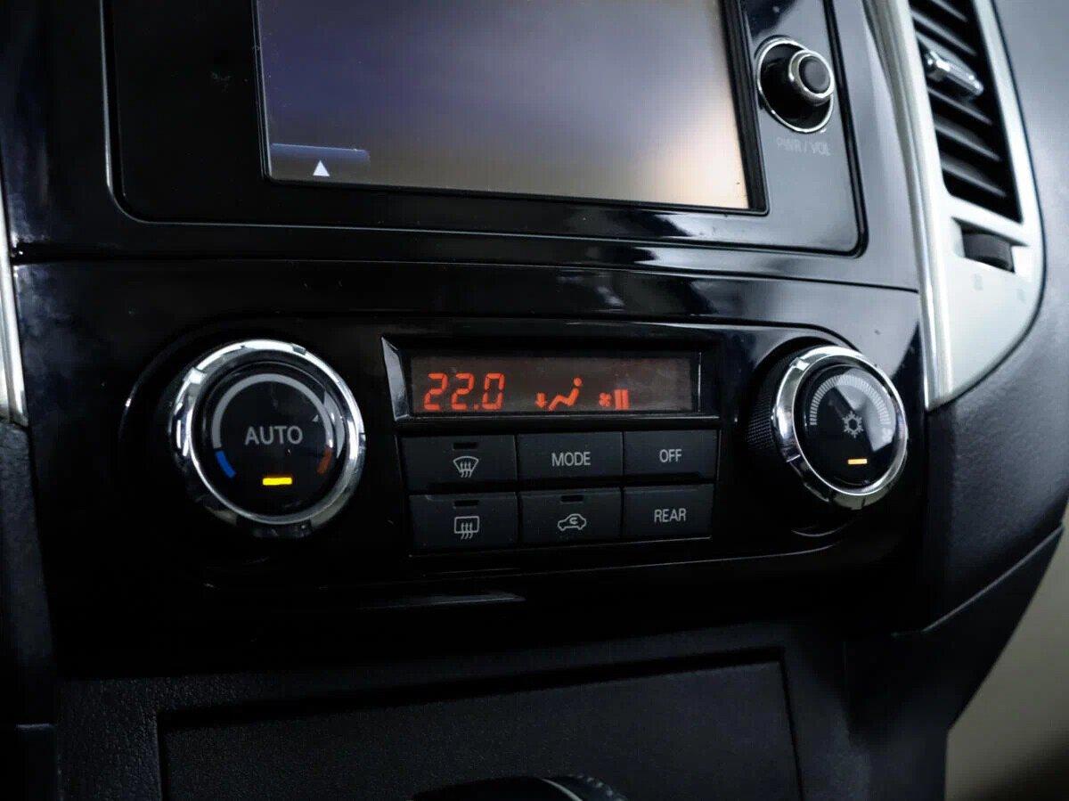 Mitsubishi Pajero 2018, серый