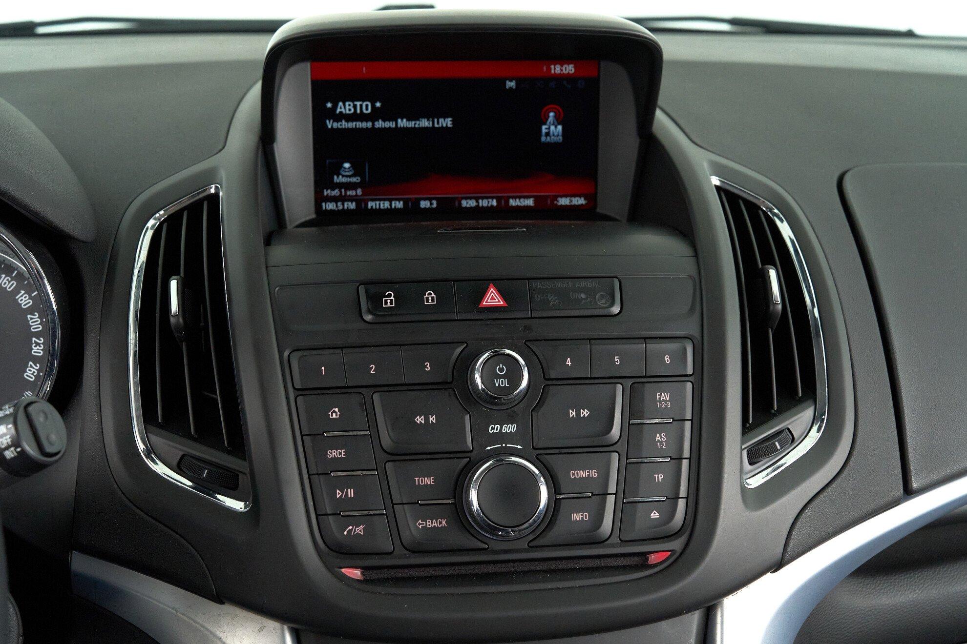 Opel Zafira 2014, зеленый