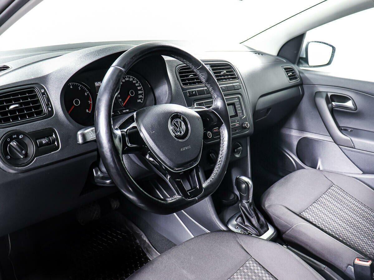Volkswagen Polo 2019, серебряный