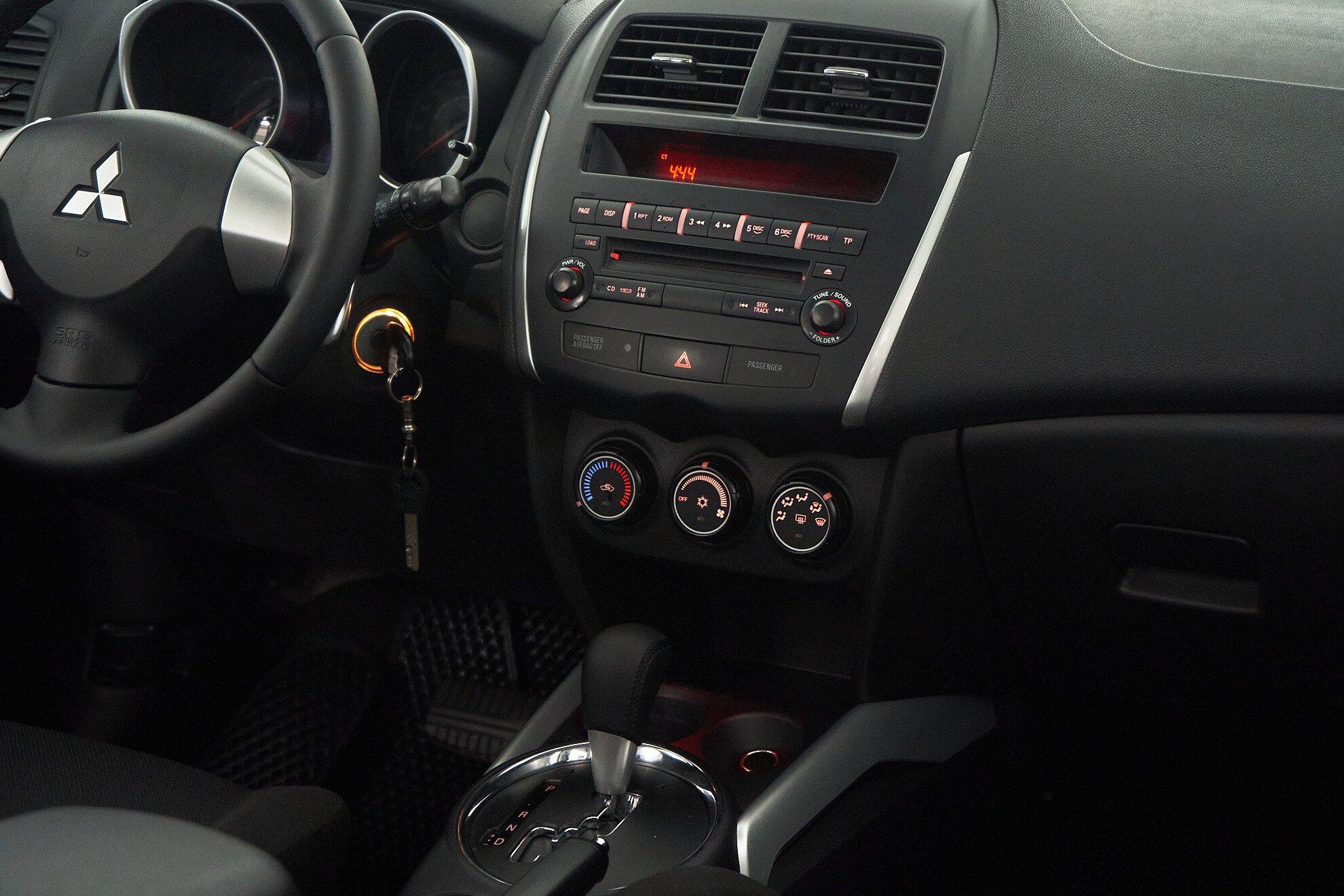 Mitsubishi ASX 2012, серебряный