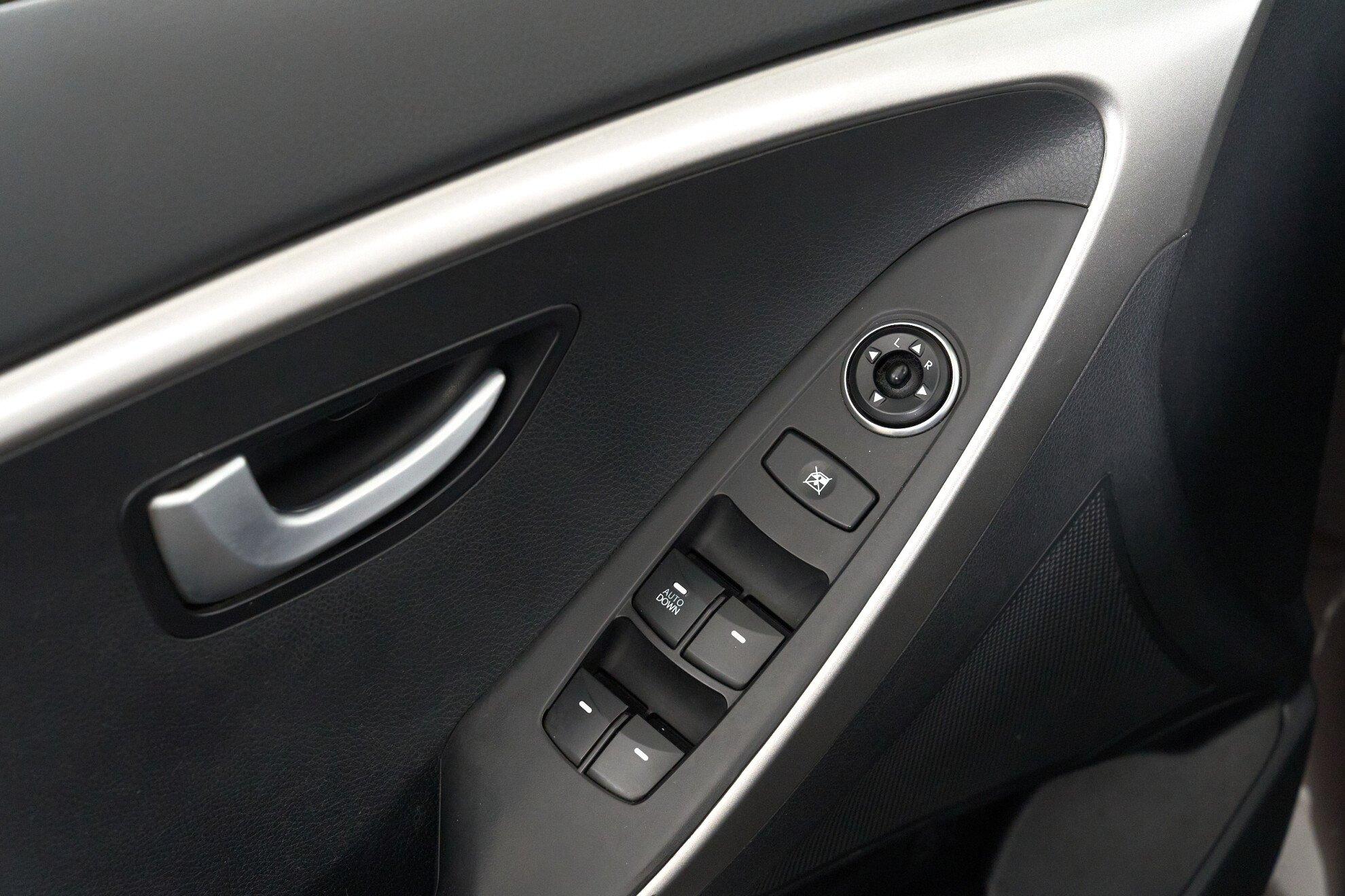 Hyundai i30 2014, коричневый