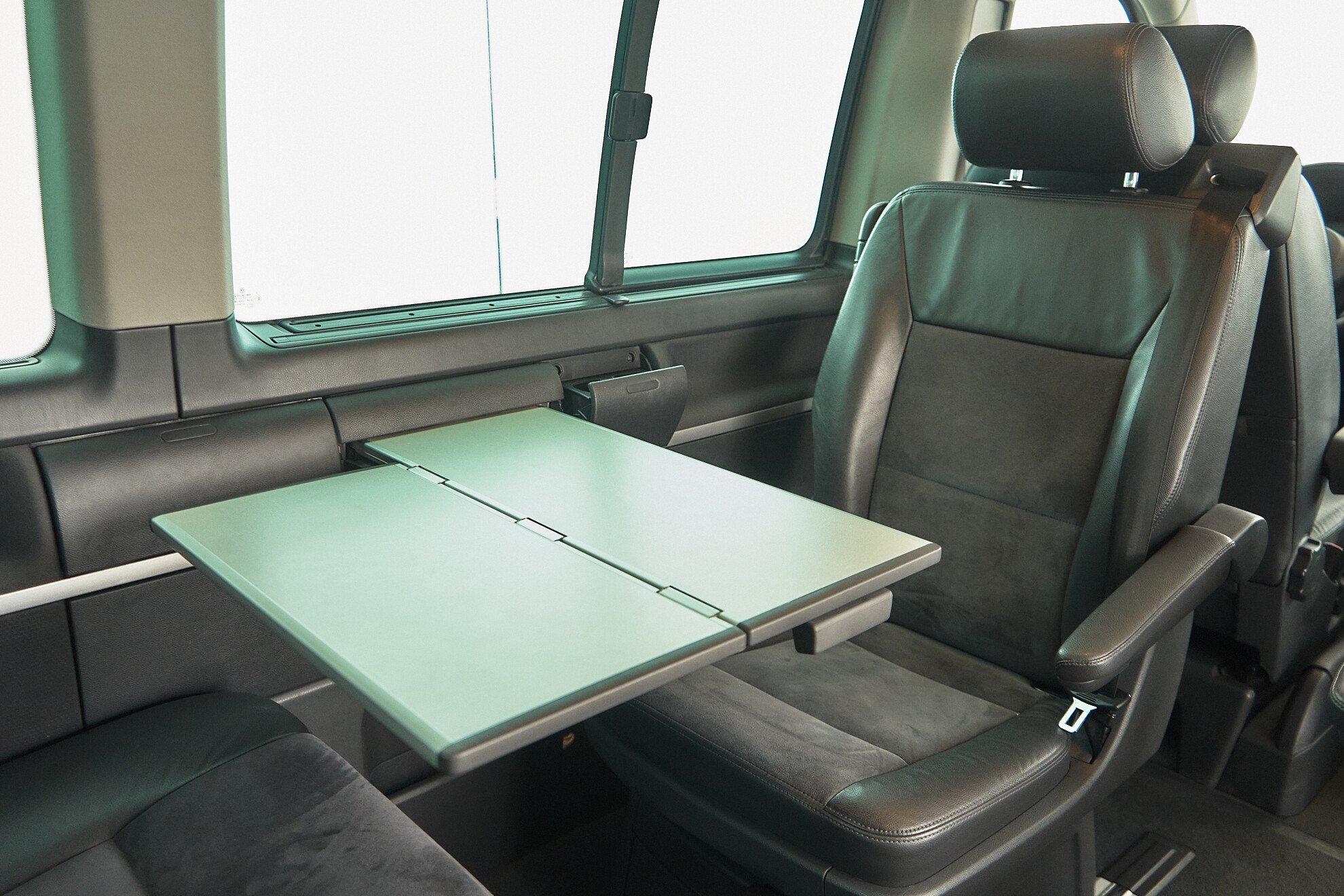 Volkswagen Multivan 2013, белый