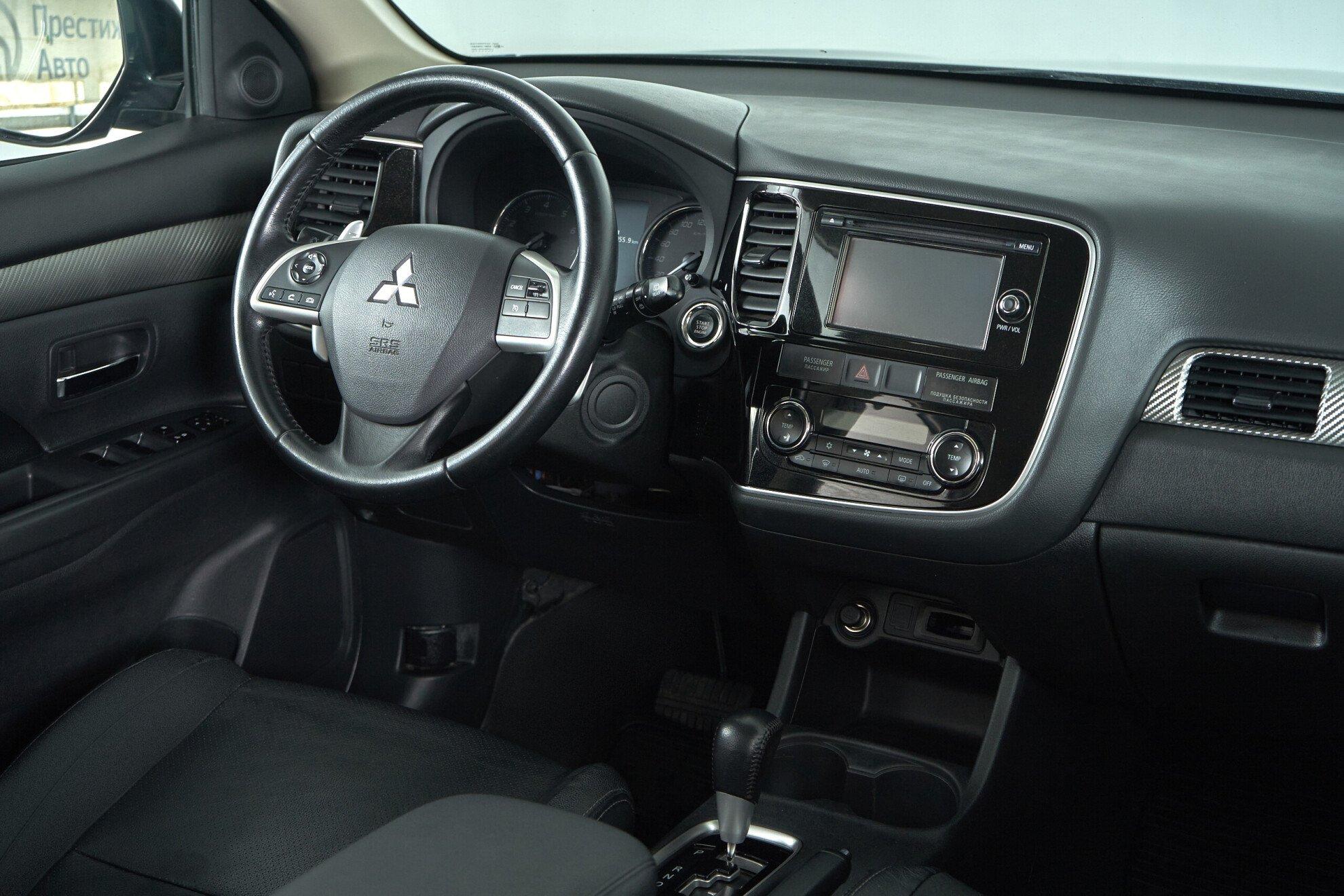 Mitsubishi Outlander 2014, черный