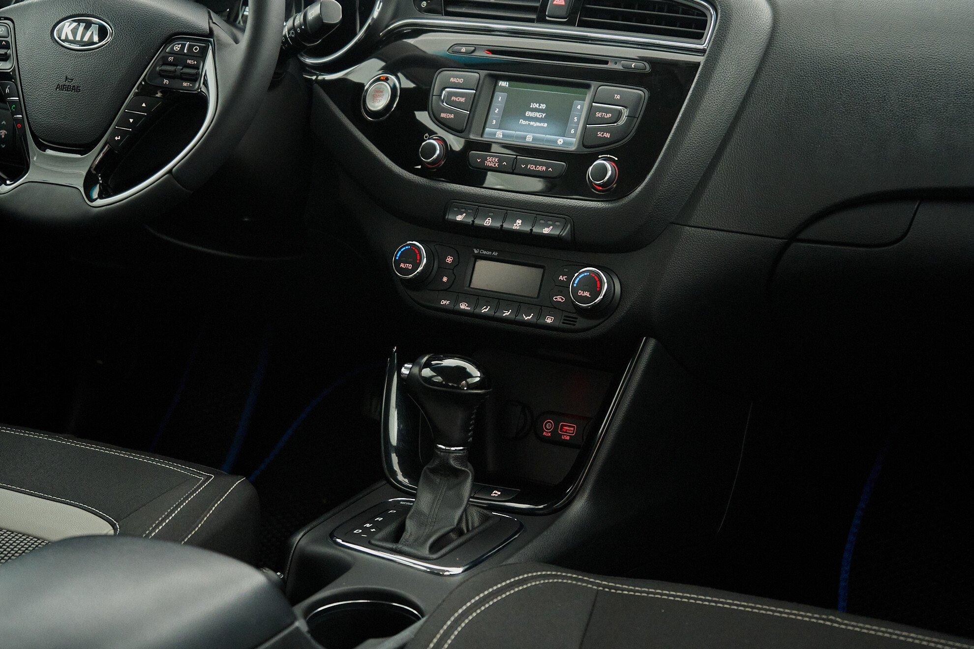 Kia Ceed 2016, белый