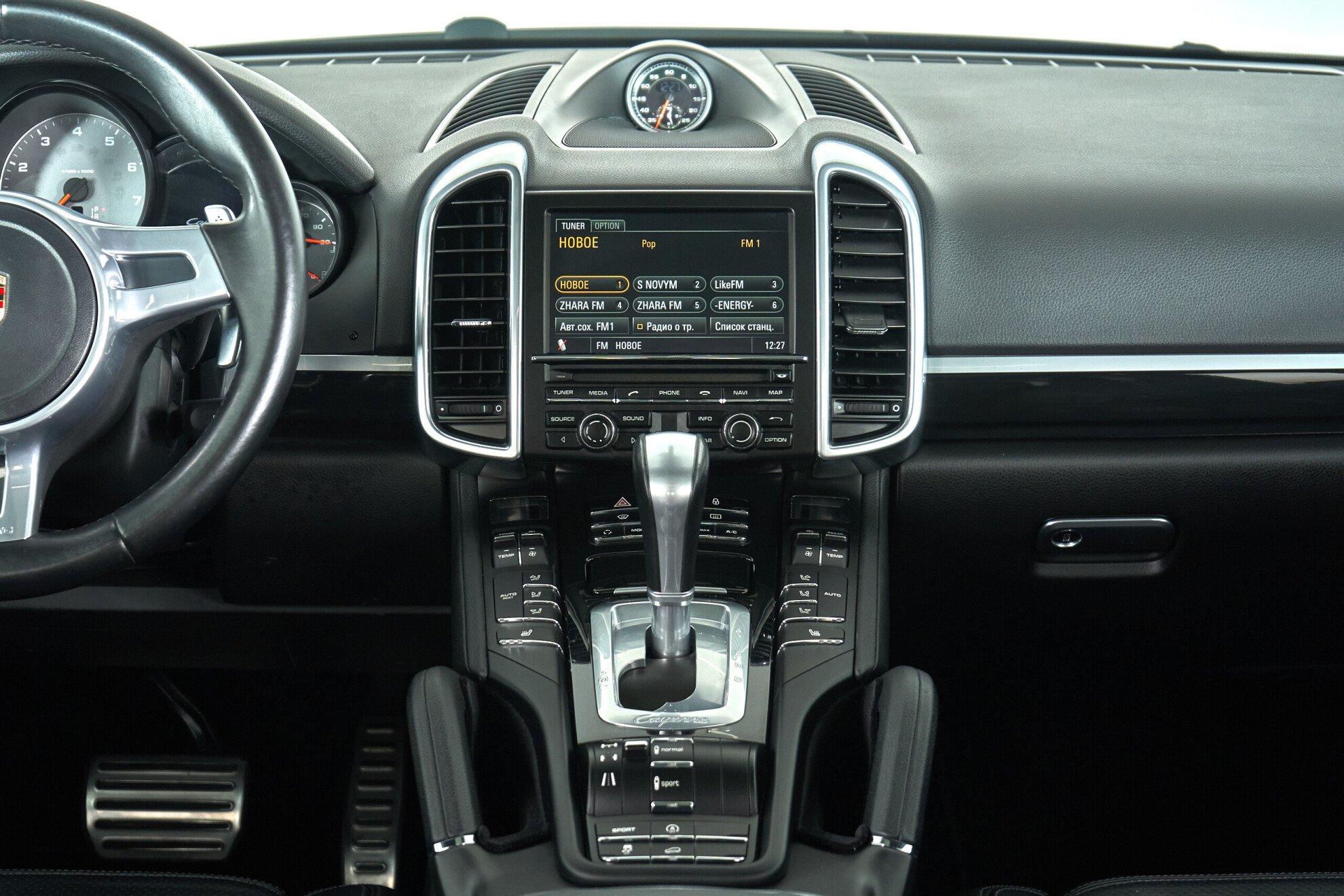 Porsche Cayenne 2012, черный