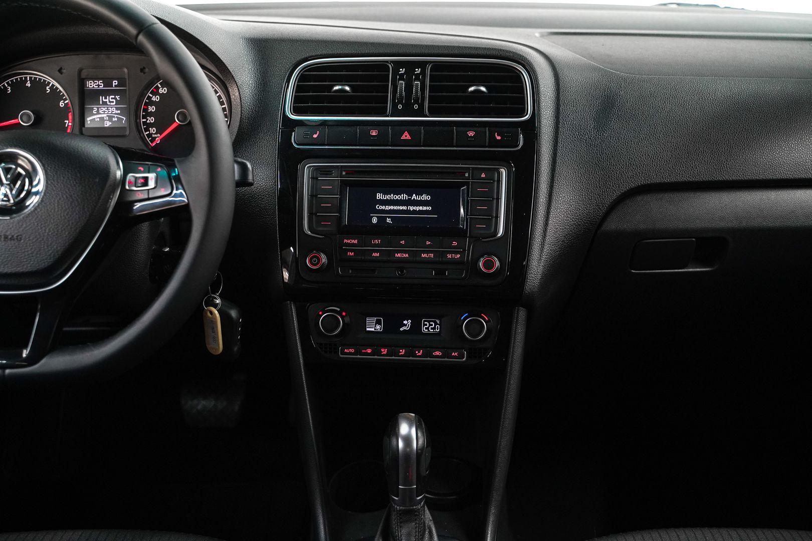 Volkswagen Polo 2017, белый