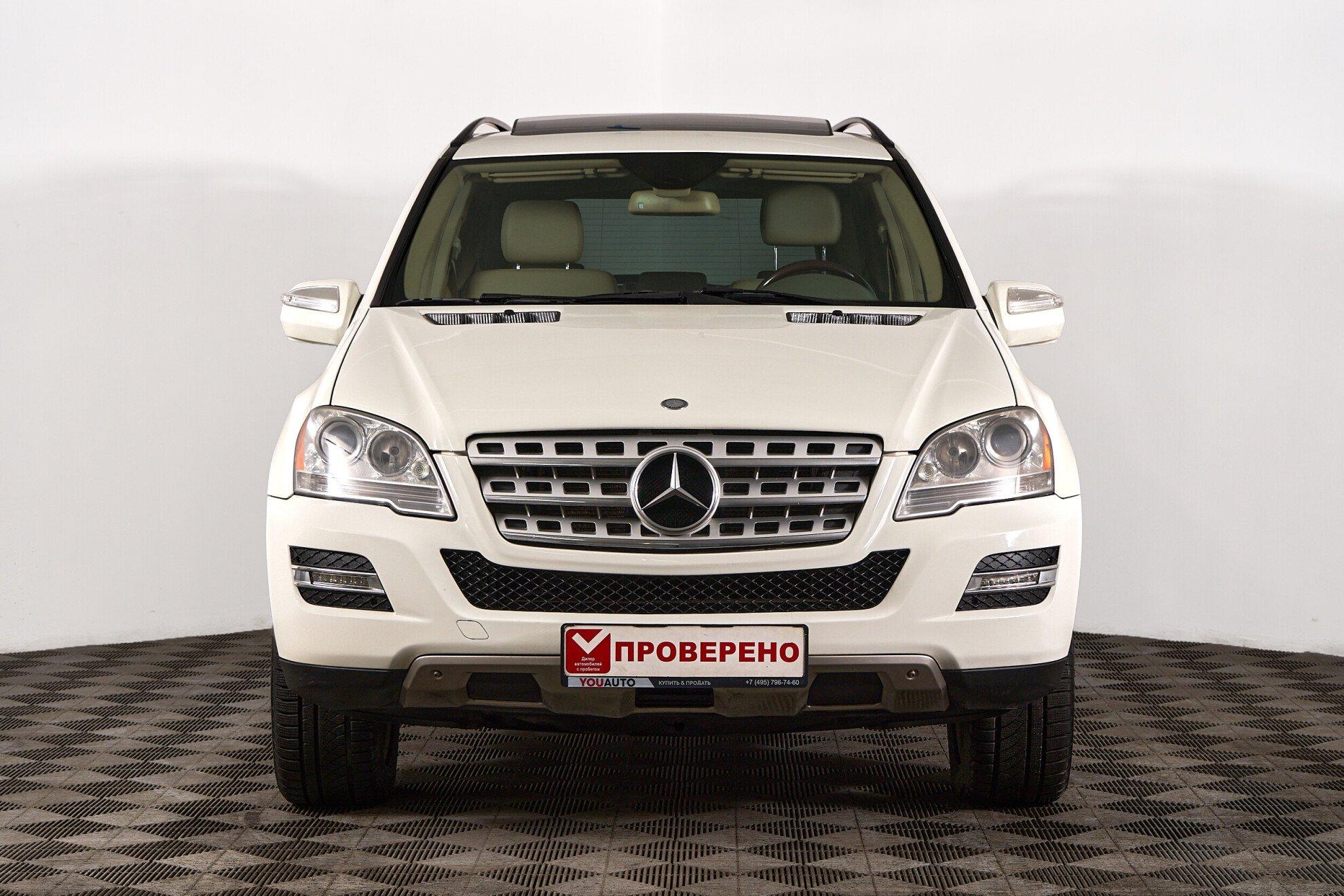 Mercedes-Benz M-Класс 2010, белый