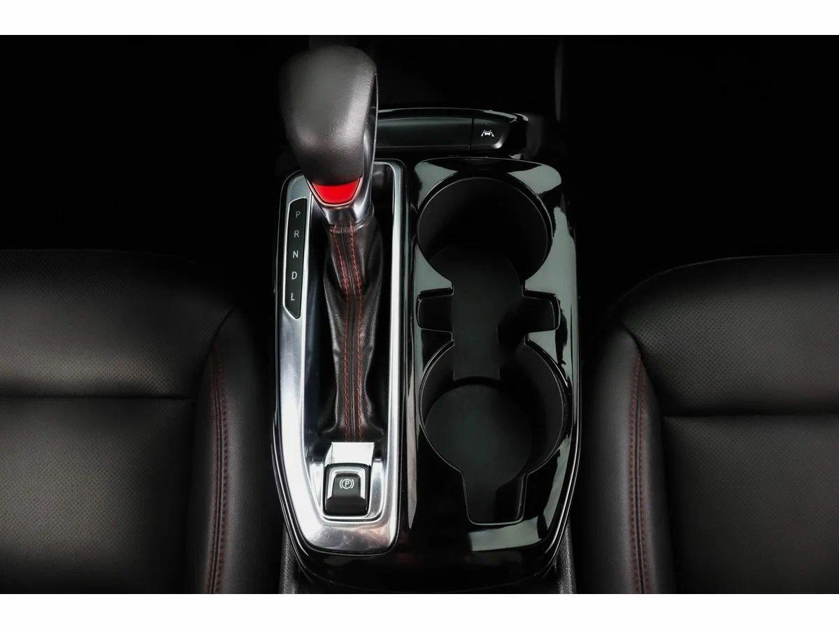 Chevrolet Trax 2023, серебряный