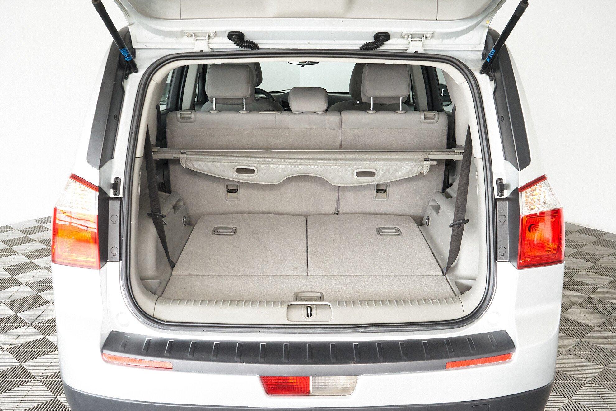 Chevrolet Orlando 2012, серебряный