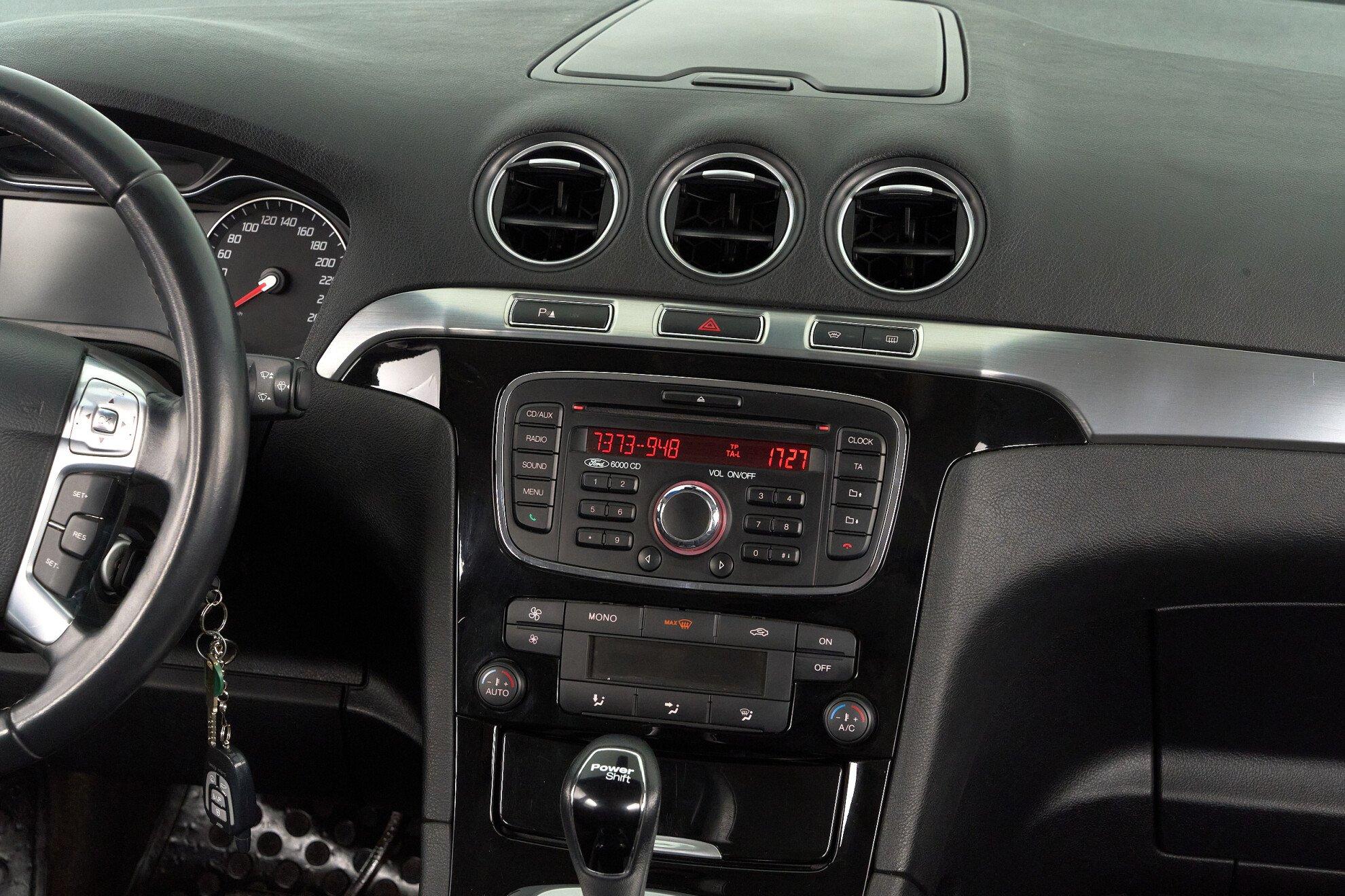 Ford S-MAX 2013, белый