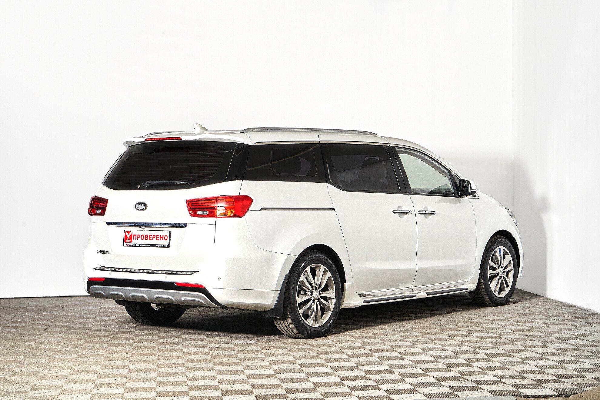 Kia Carnival 2020, белый
