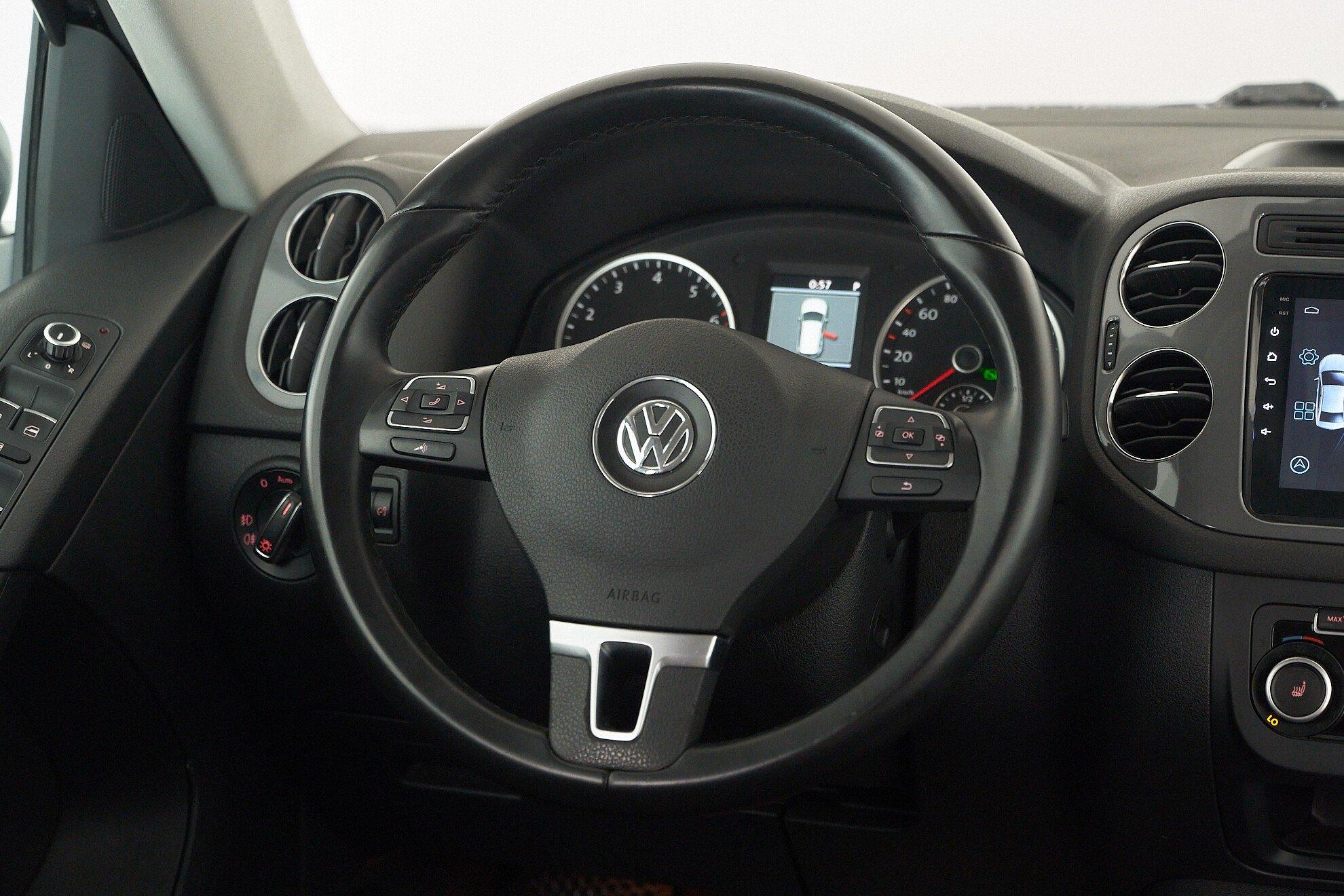 Volkswagen Tiguan 2013, черный