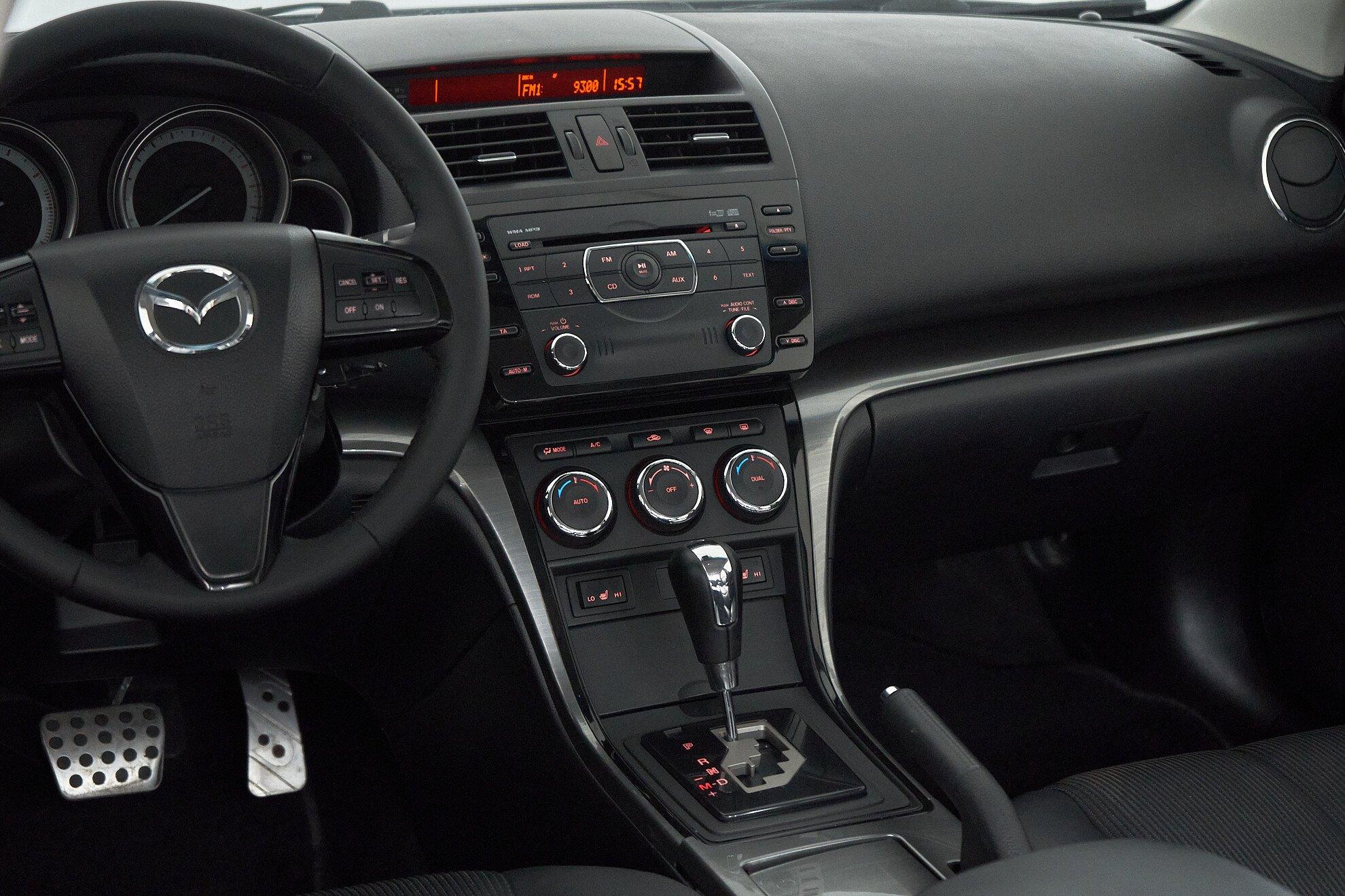 Mazda 6 2010, черный