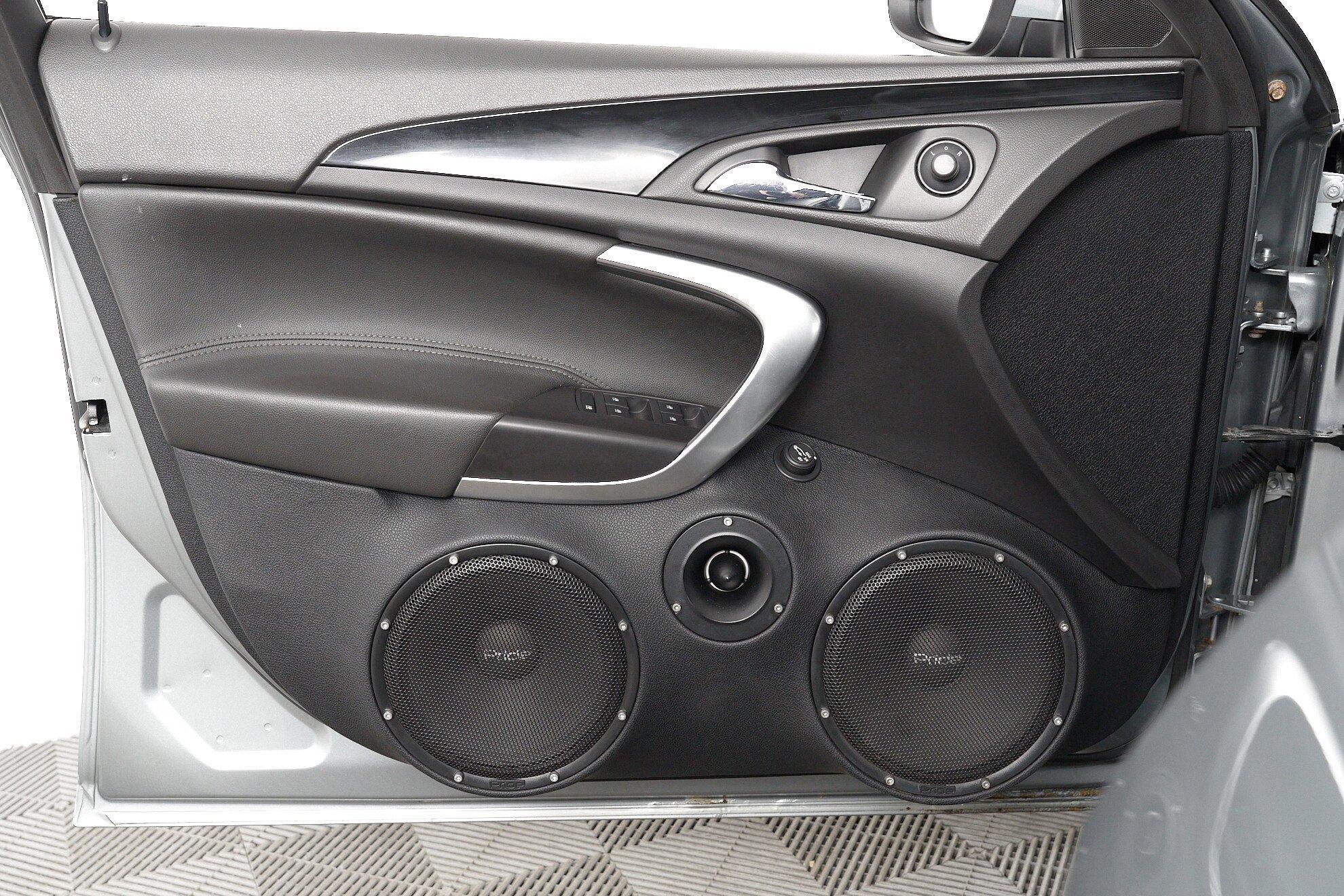 Opel Insignia 2011, серый