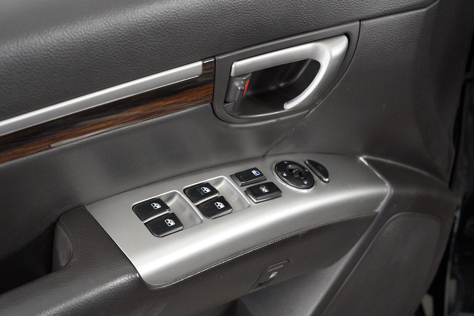 Hyundai Santa Fe 2011, черный