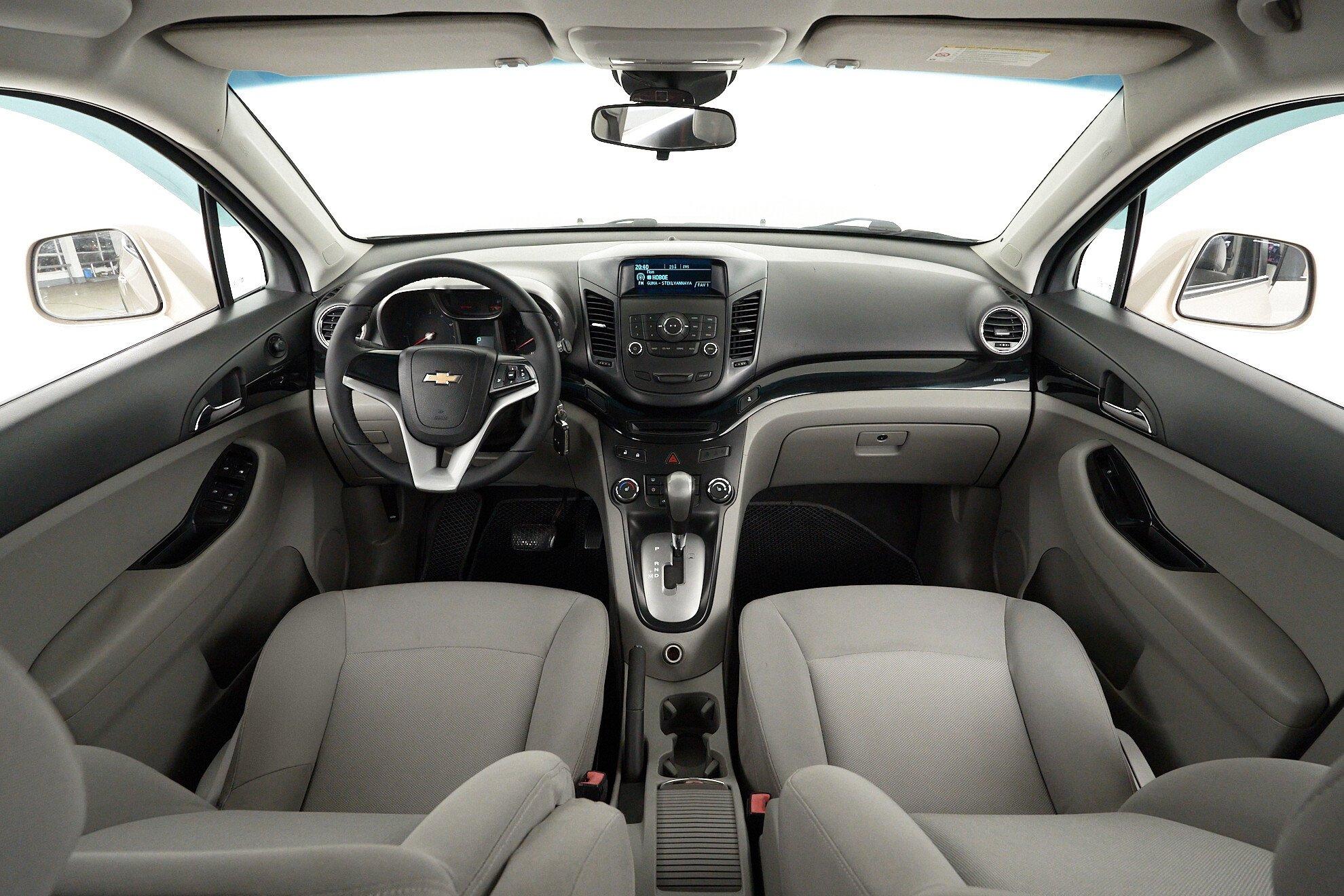 Chevrolet Orlando 2011, бежевый