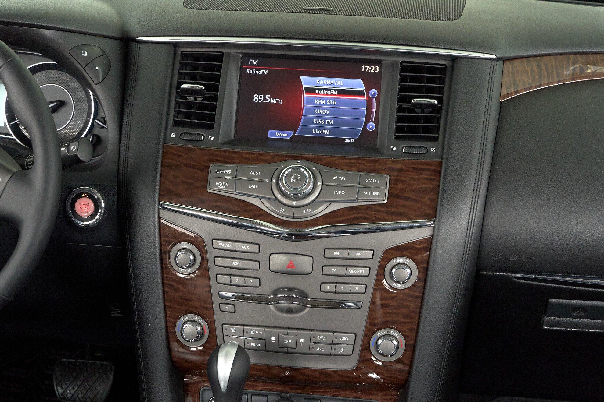 Nissan Patrol 2012, фиолетовый