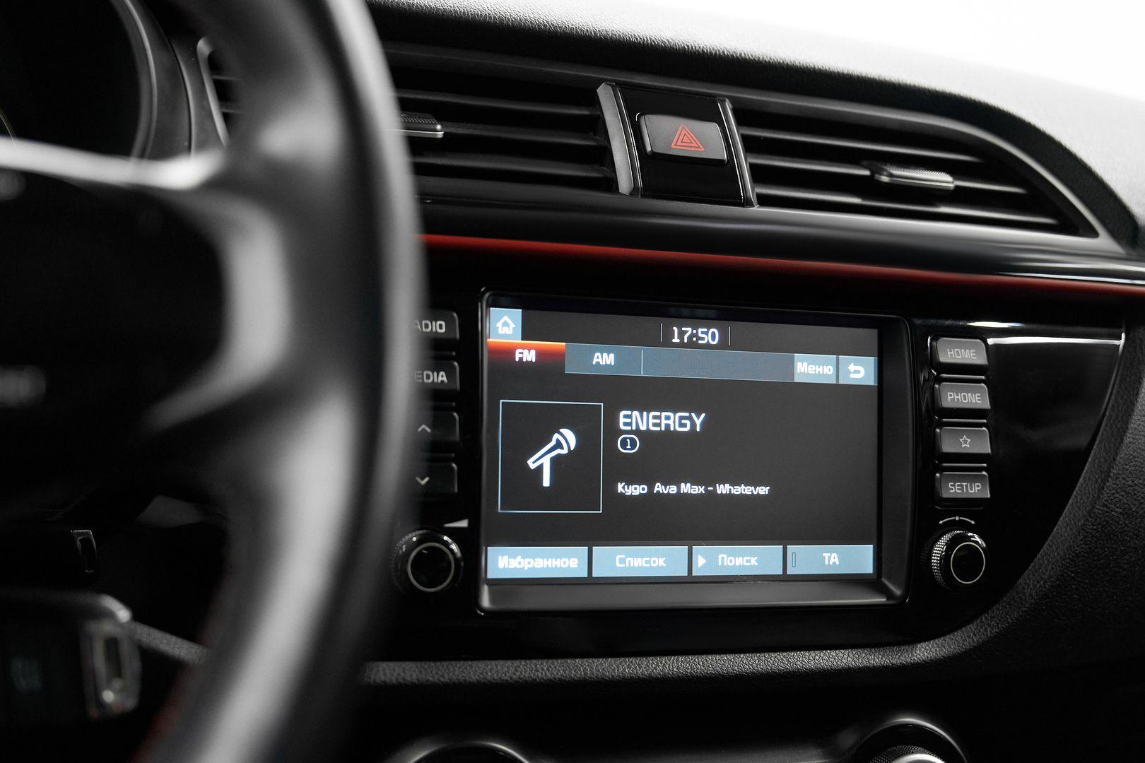 Kia Rio 2019, красный
