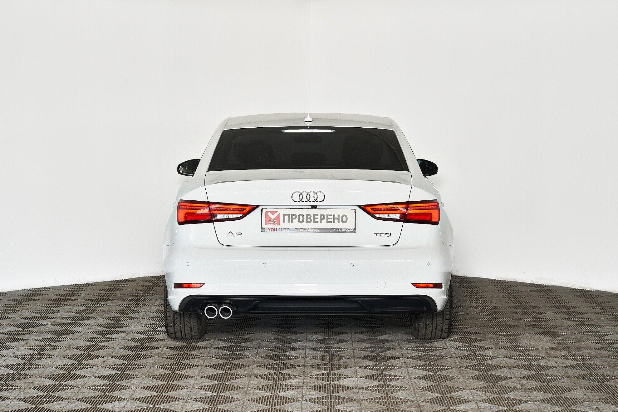 Audi A3 2018, белый