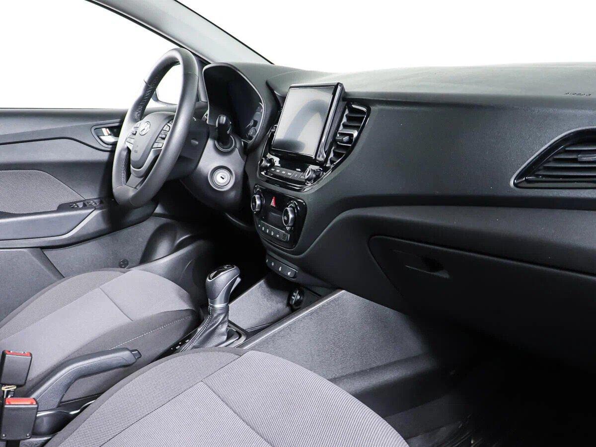 Hyundai Solaris 2021, черный