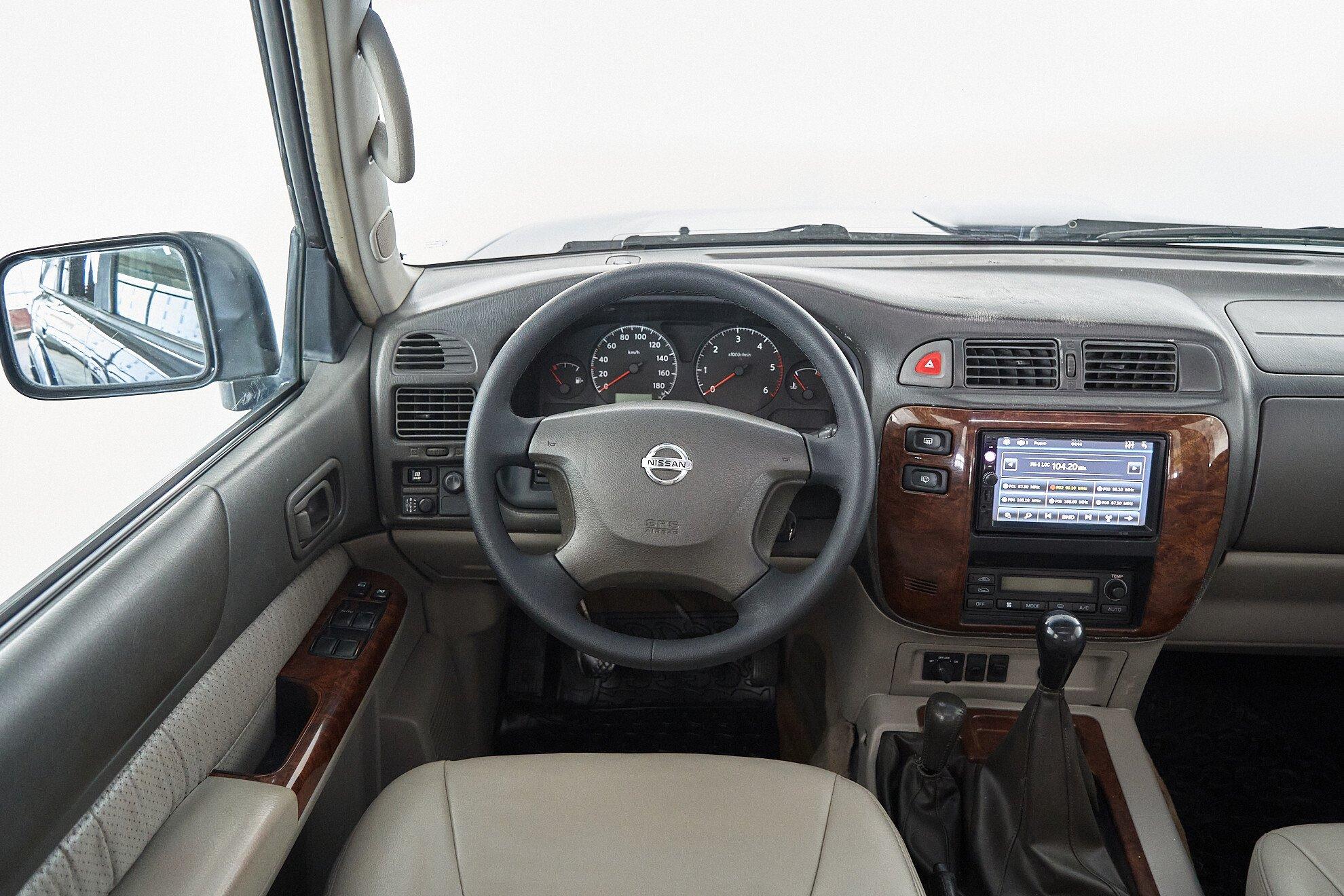 Nissan Patrol 2004, синий