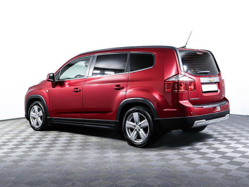 Chevrolet Orlando 2012, красный