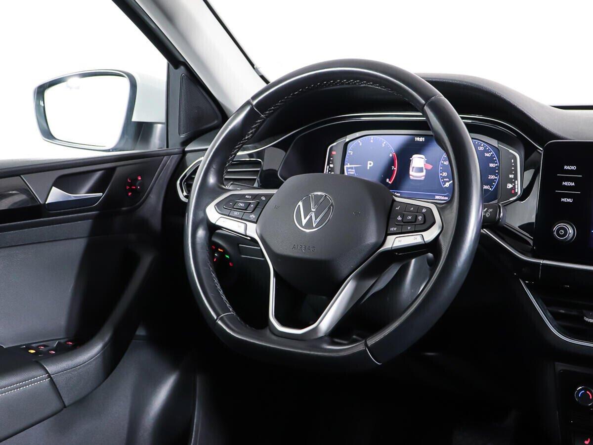 Volkswagen Polo 2021, белый