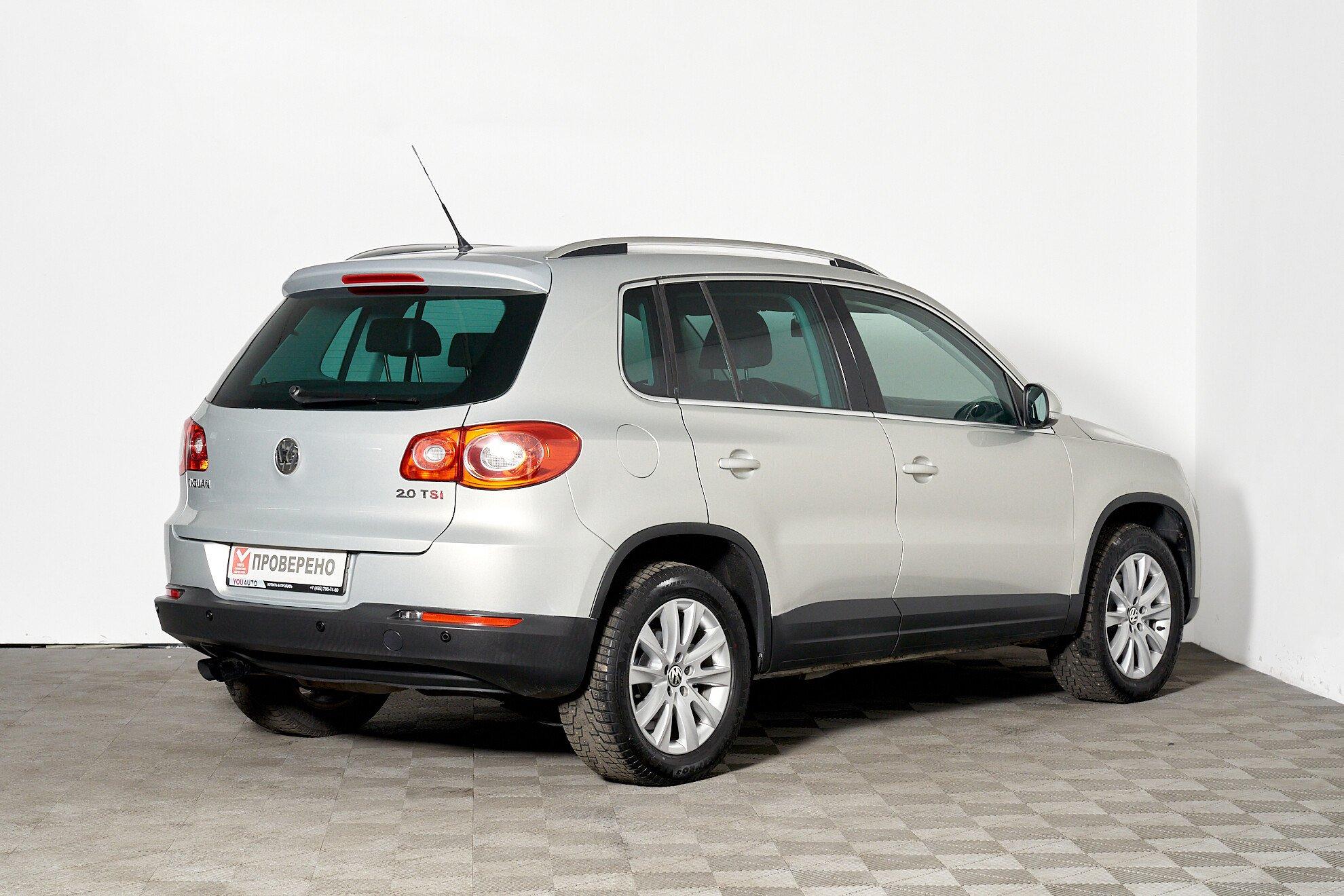 Volkswagen Tiguan 2009, серебряный