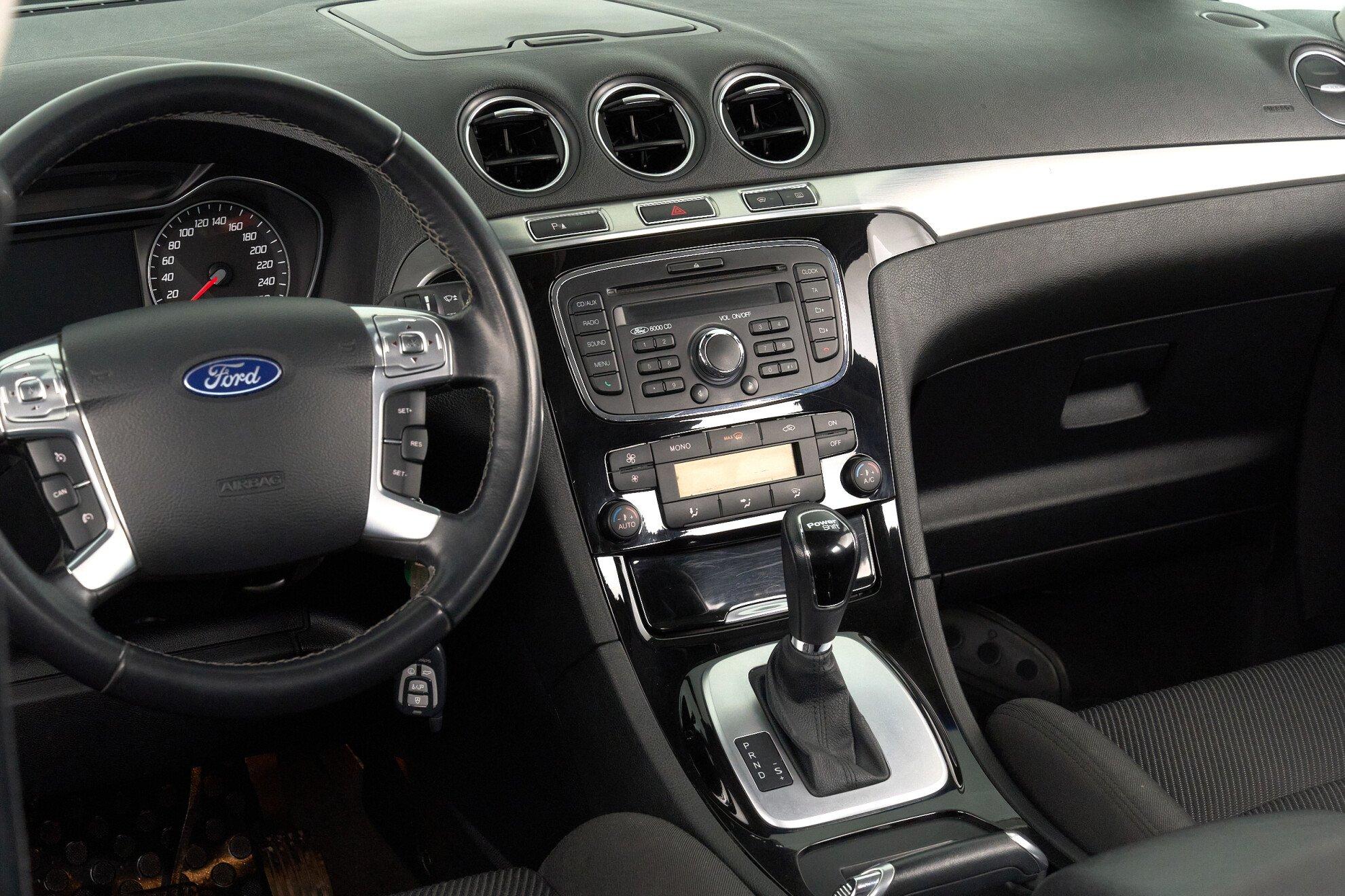 Ford S-MAX 2013, белый