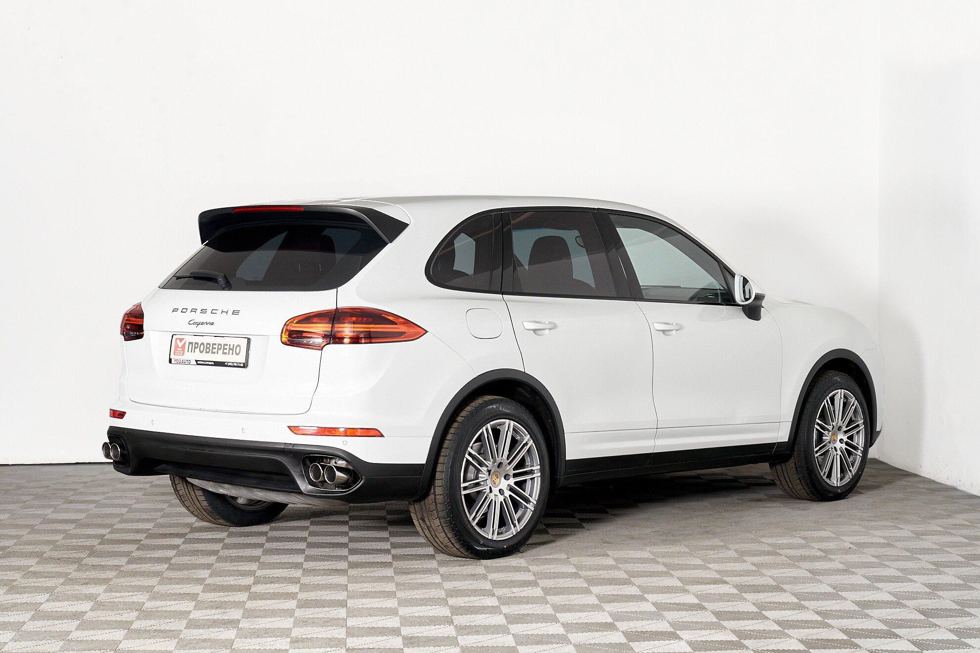 Porsche Cayenne 2016, белый