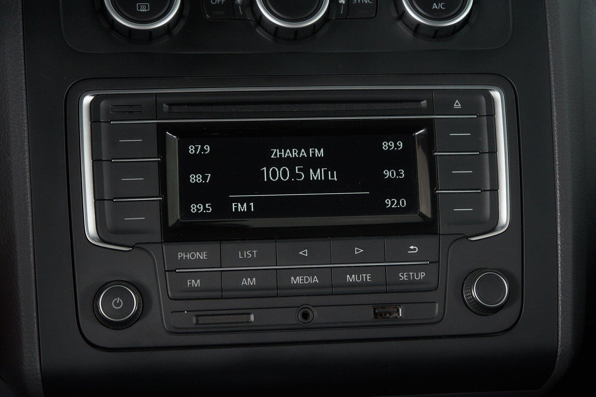 Volkswagen Touran 2012, черный