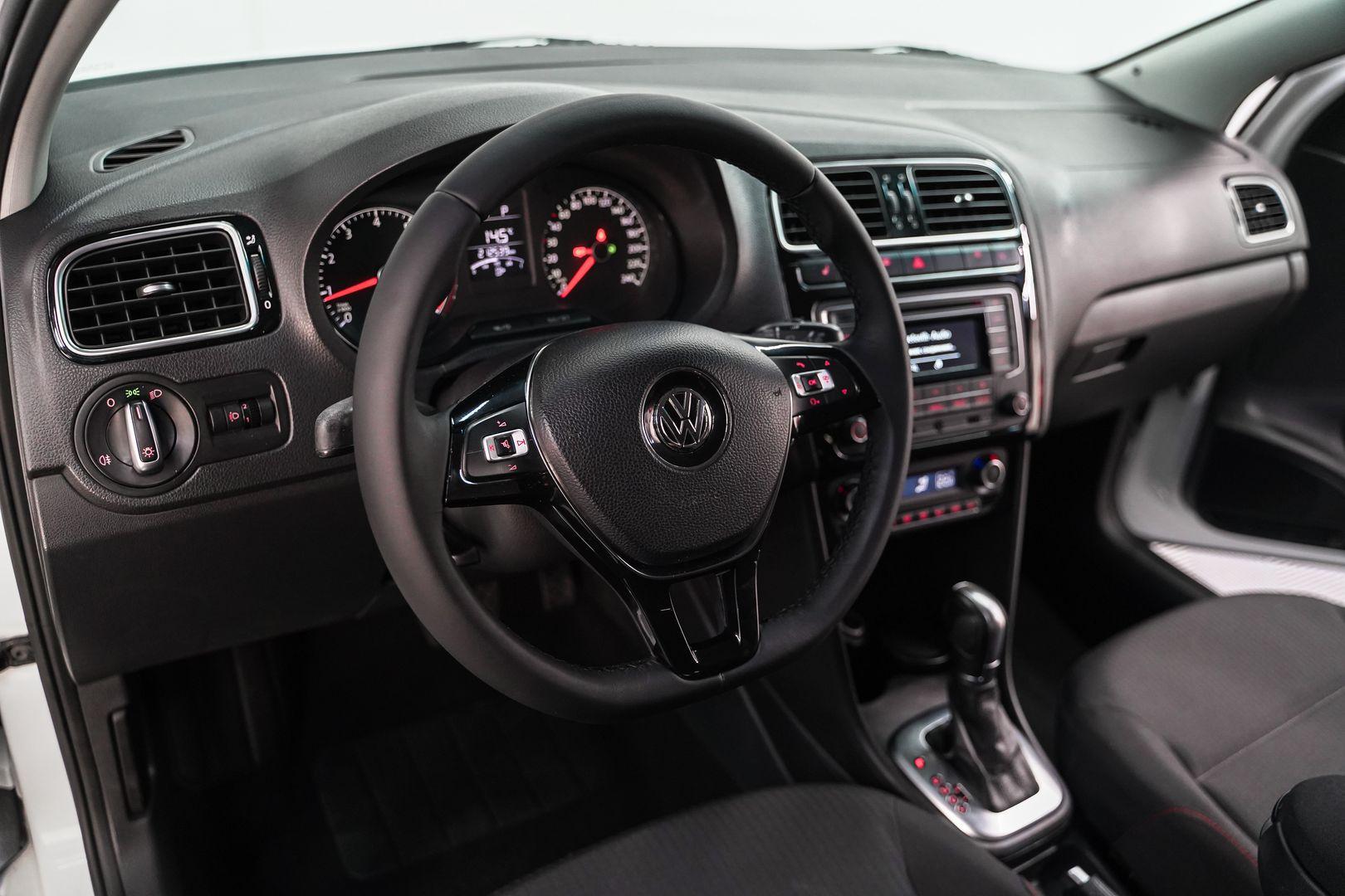 Volkswagen Polo 2017, белый