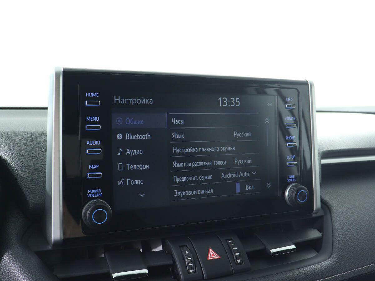Toyota RAV4 2022, белый