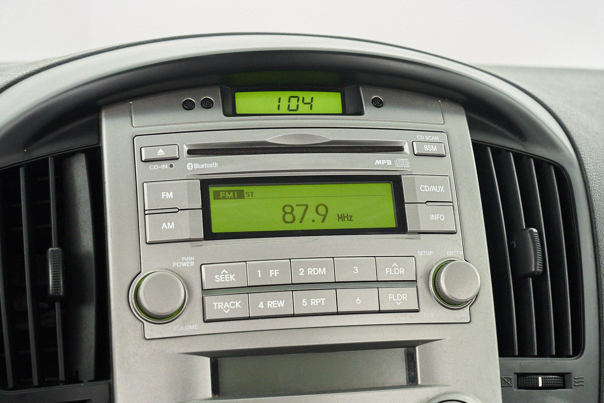 Hyundai Grand Starex 2012, белый